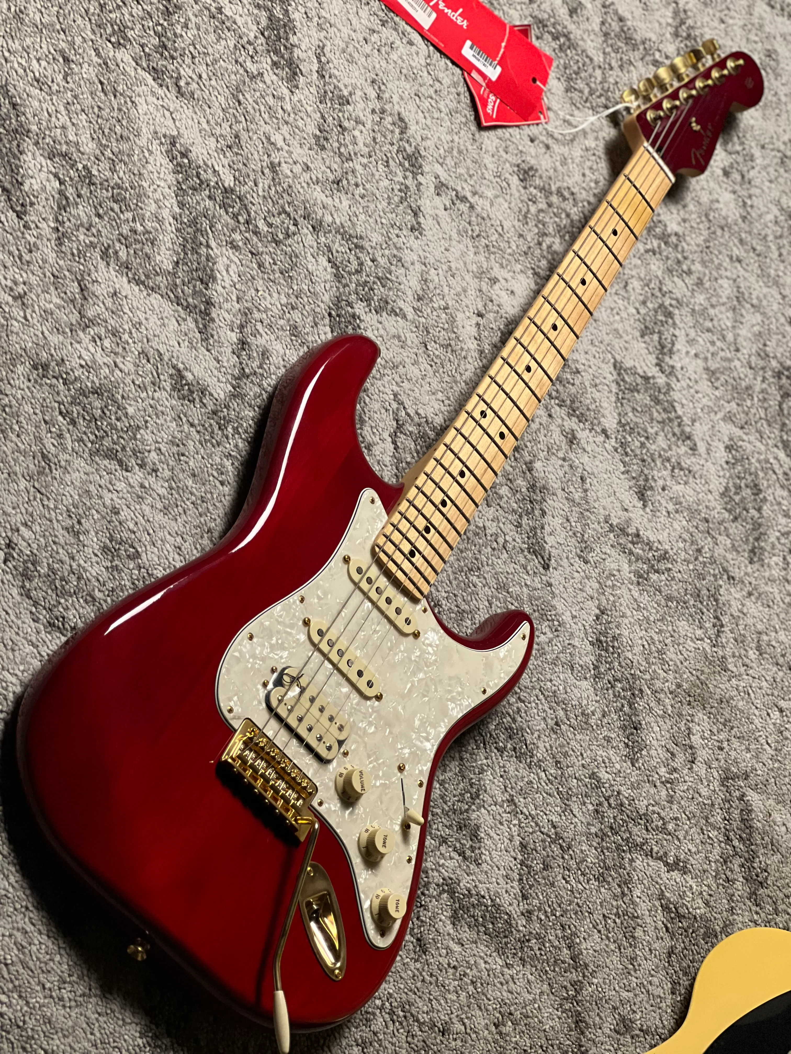 Fender Tash Sultana Stratocaster With Maple FB In Transparent Cherry MX20054061 (USED) - Image 3