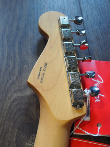Fender Vintera 60s Stratocaster Modified Pau Ferro Olympic White - Image 4
