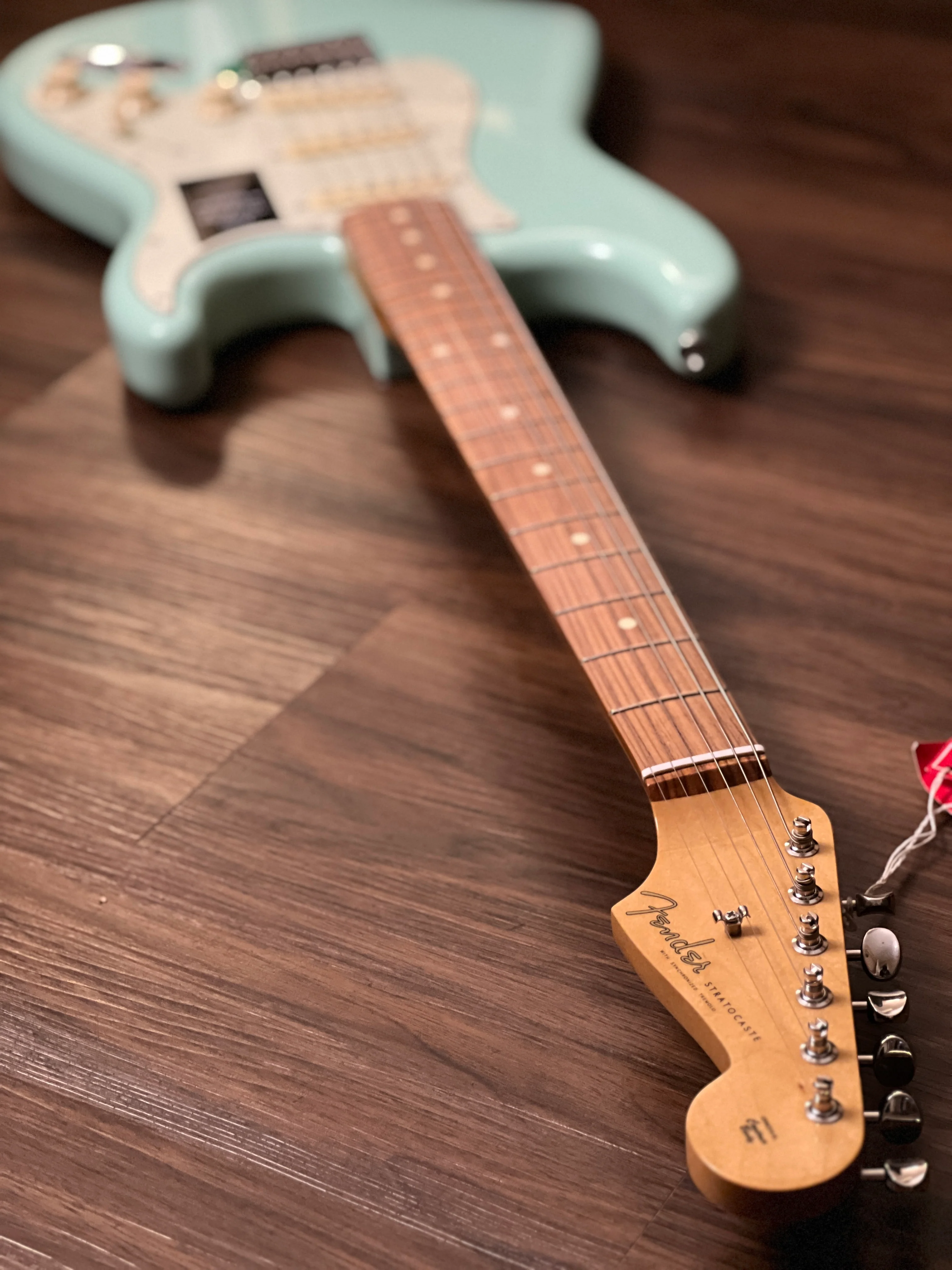 Fender Vintera 60s Stratocaster with Pau Ferro FB in Surf Green - Image 7