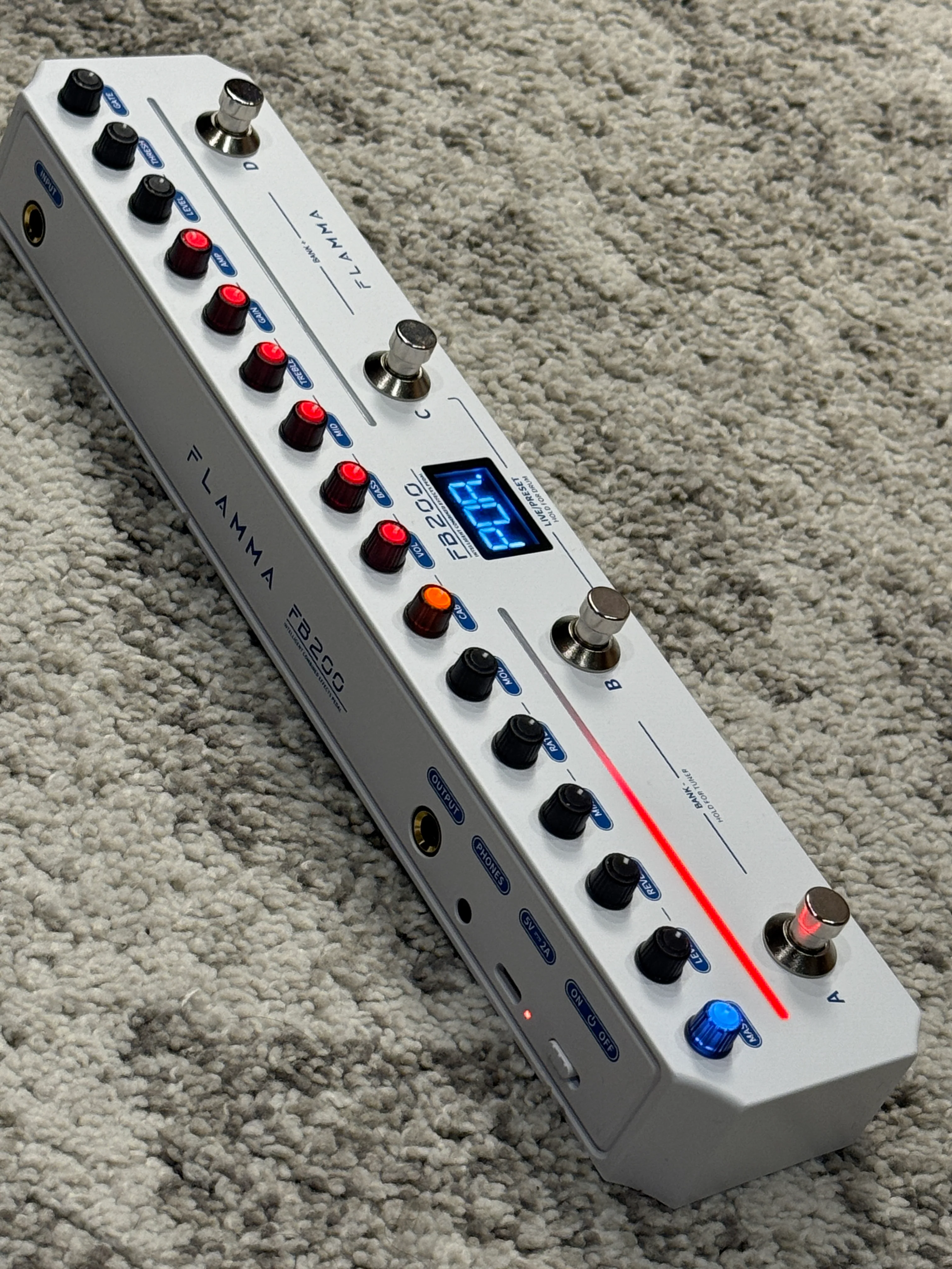 Flamma FB200 Intelligent Bass Multi Effects Pedal - Image 2