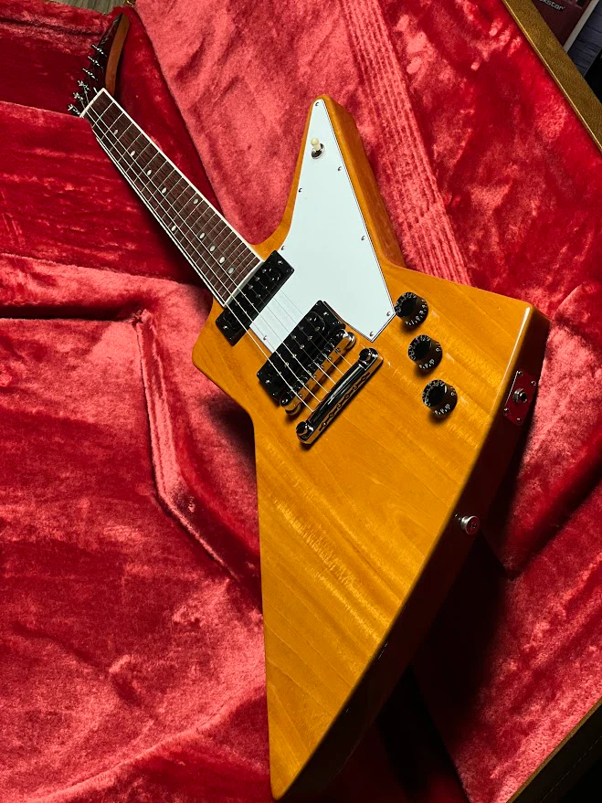 Gibson 70s Explorer in Antique Natural with Case - Image 4