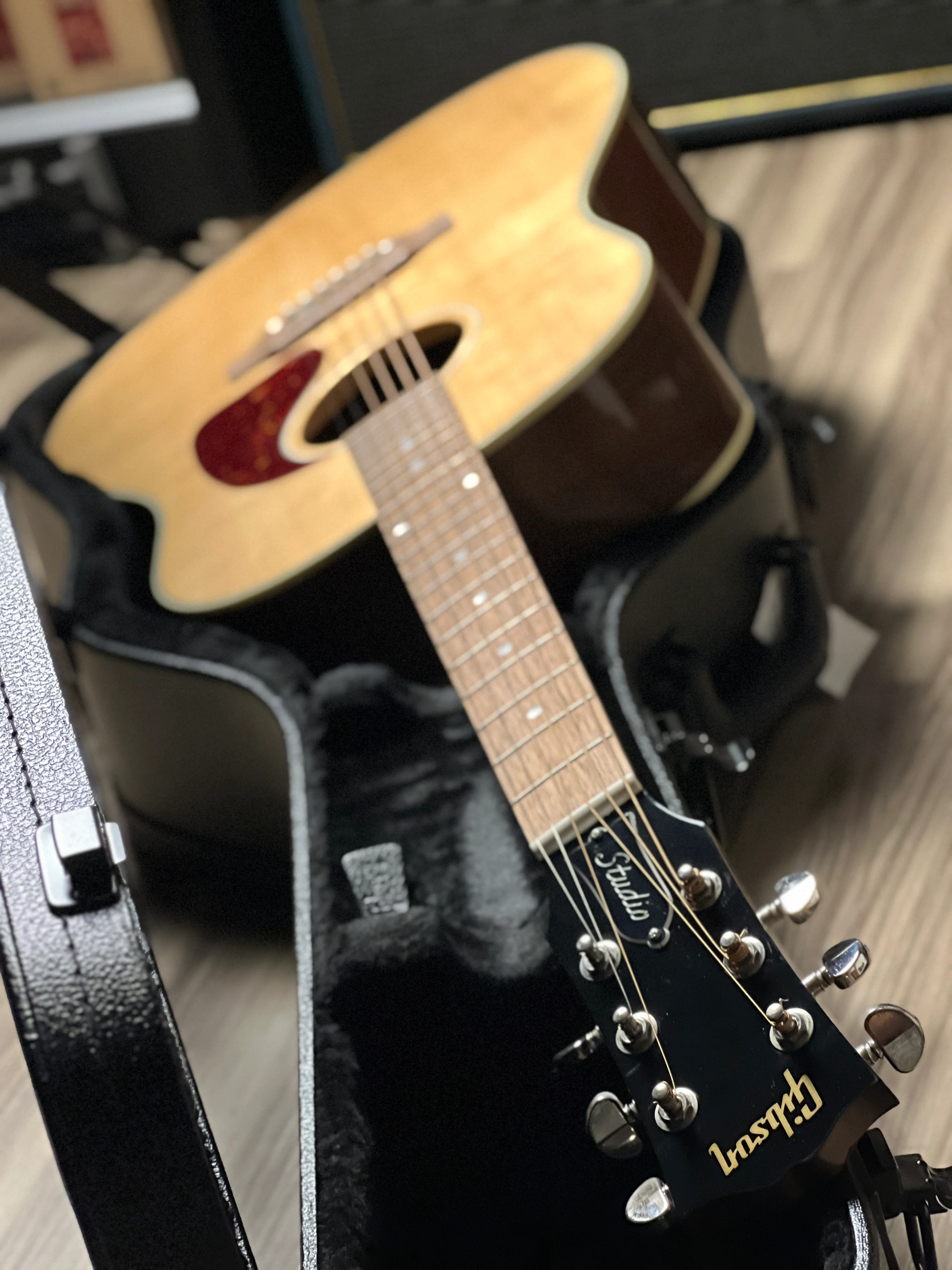 Gibson Acoustic J-45 Studio Walnut in Antique Natural 20403016 - Image 7