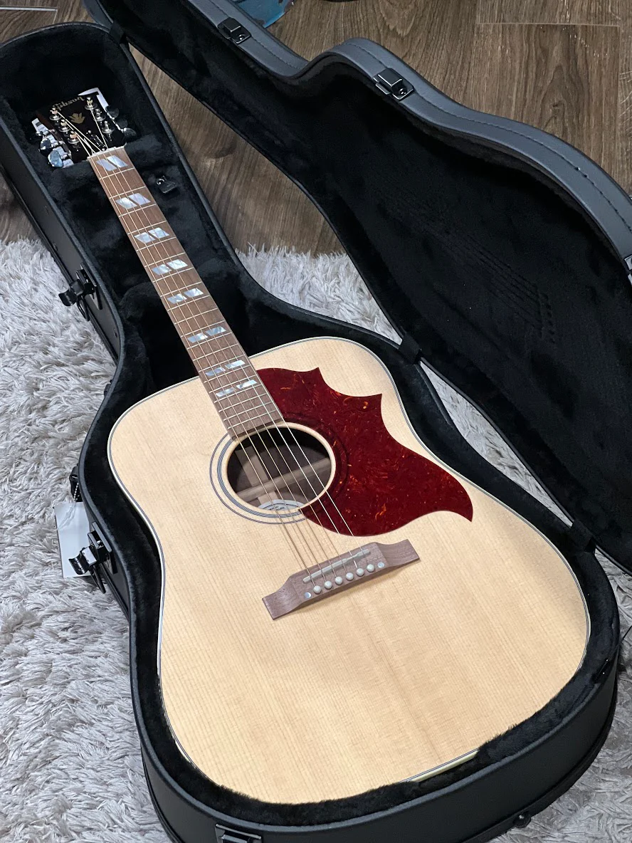 Gibson Hummingbird Studio Walnut Acoustic Electric in Antique Natural