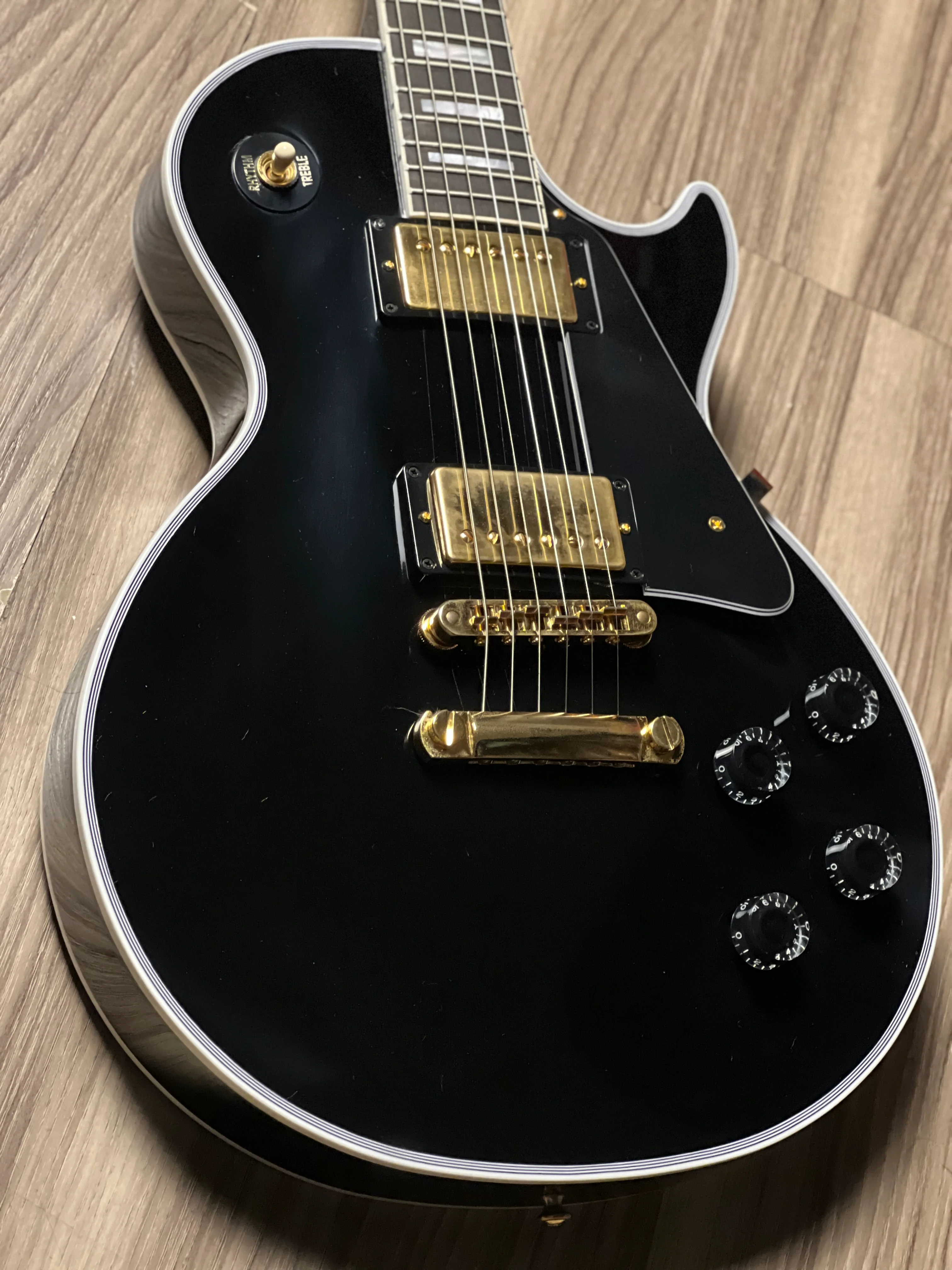 Gibson Les Paul Custom w/Ebony Fingerboard Gloss in Ebony w/Case CS 403244 - Image 3