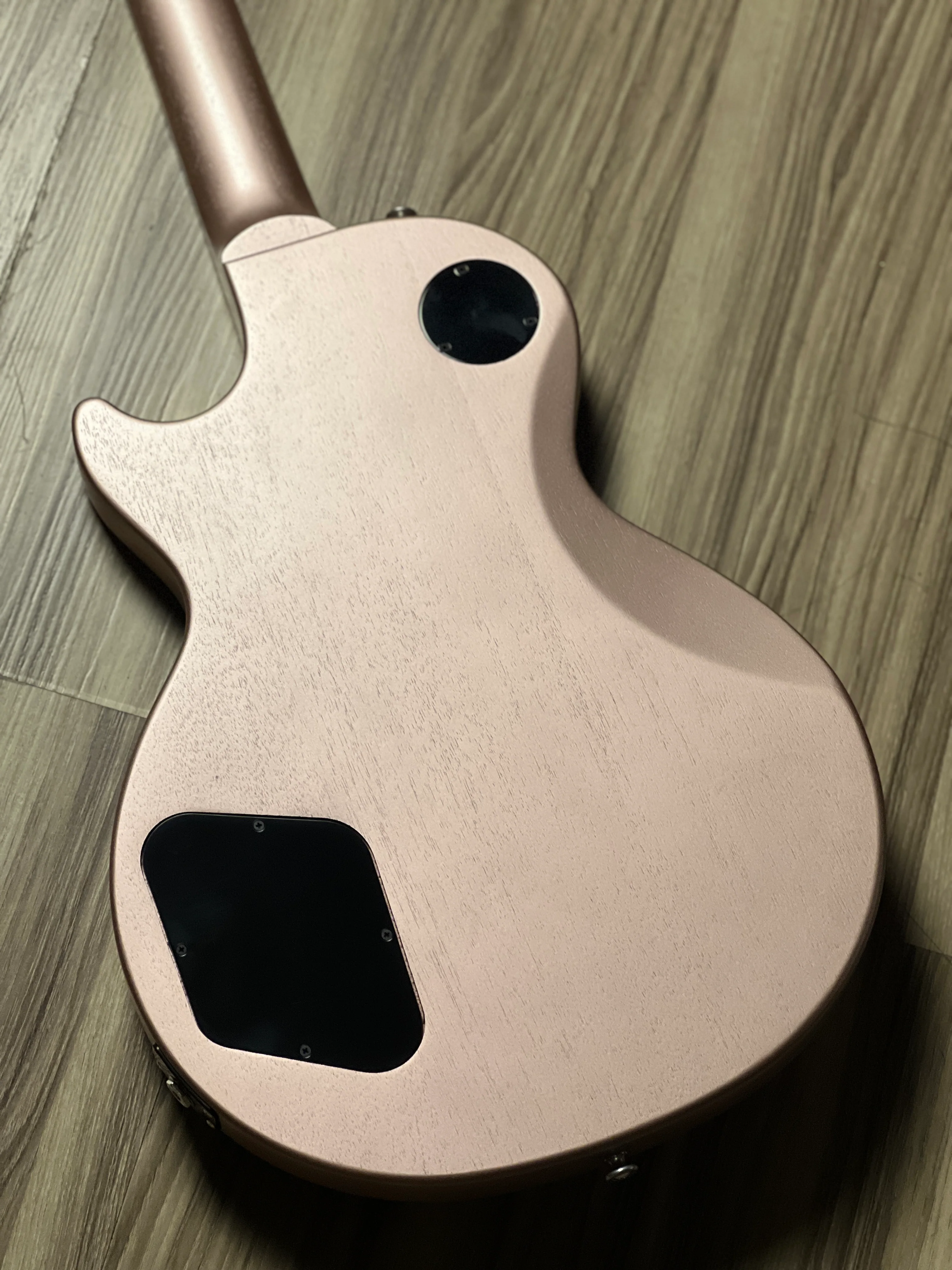Gibson Les Paul Modern Lite in Rose Gold Satin with Gigbag 230630240 - Image 6