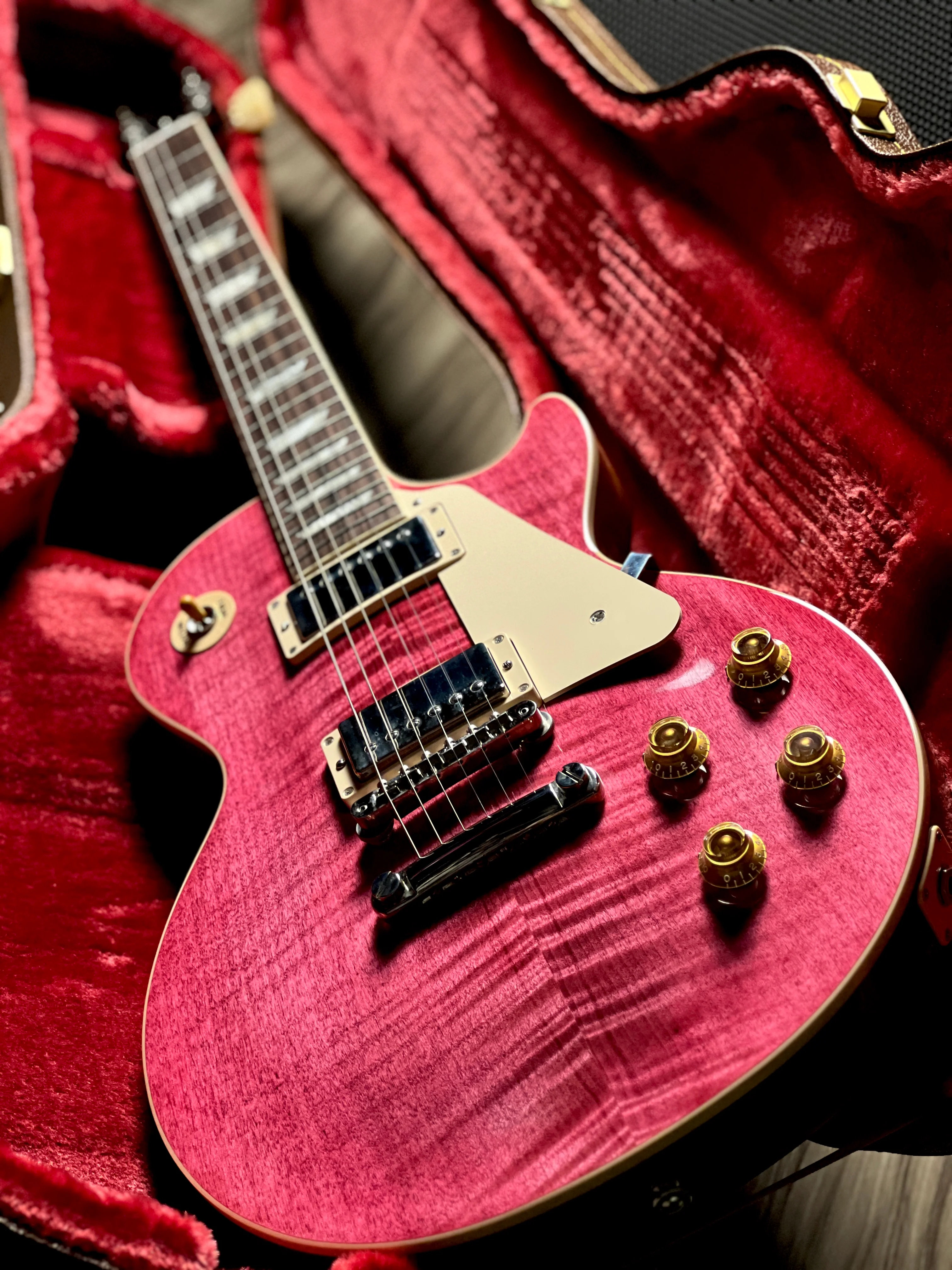 Gibson Les Paul Standard 50s (Trans Finish) In Trans Fuchsia w/Case 230730390 - Image 3