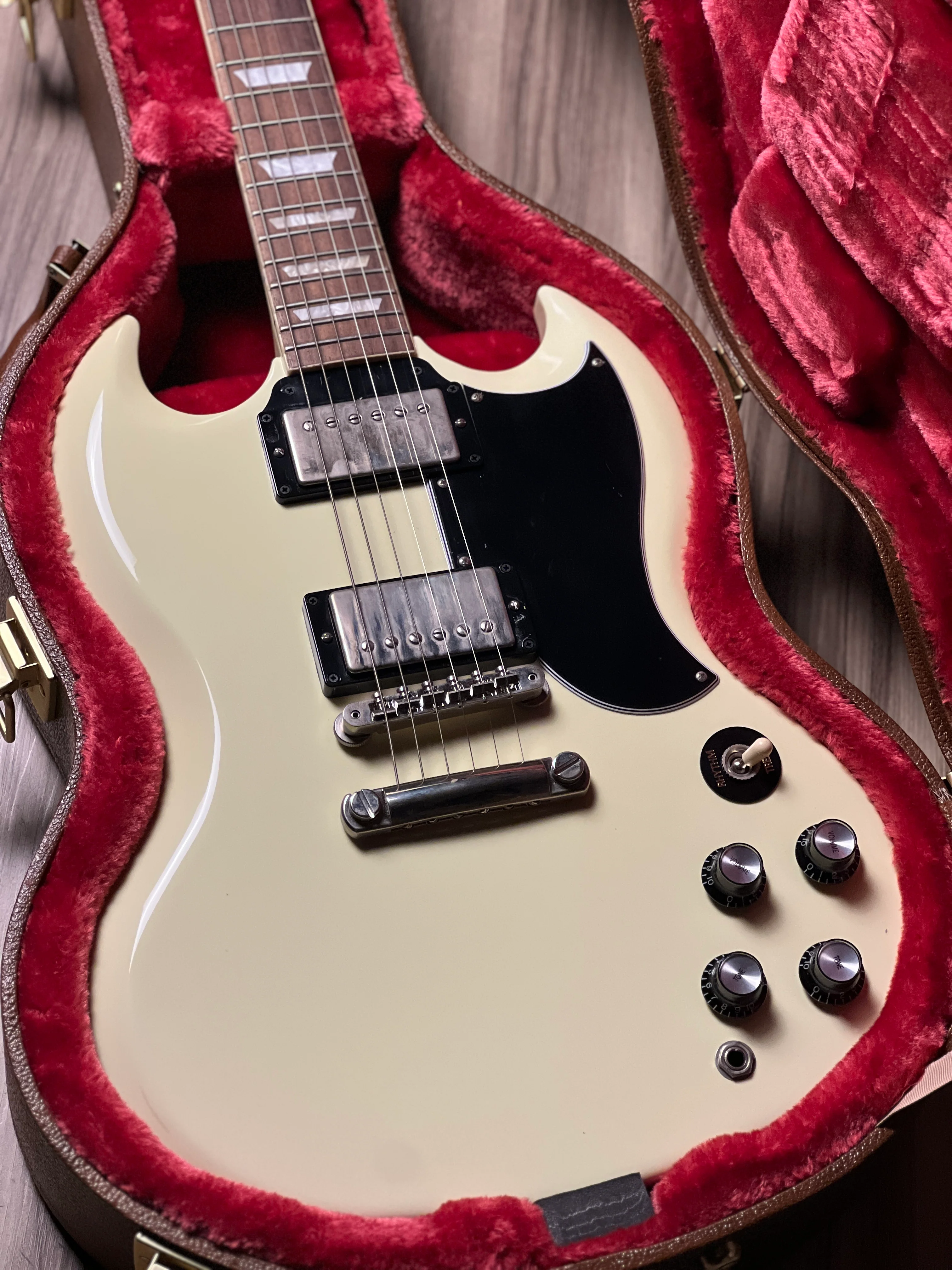Gibson SG Standard 61 Classic In White w/Case 230430143 - Image 3