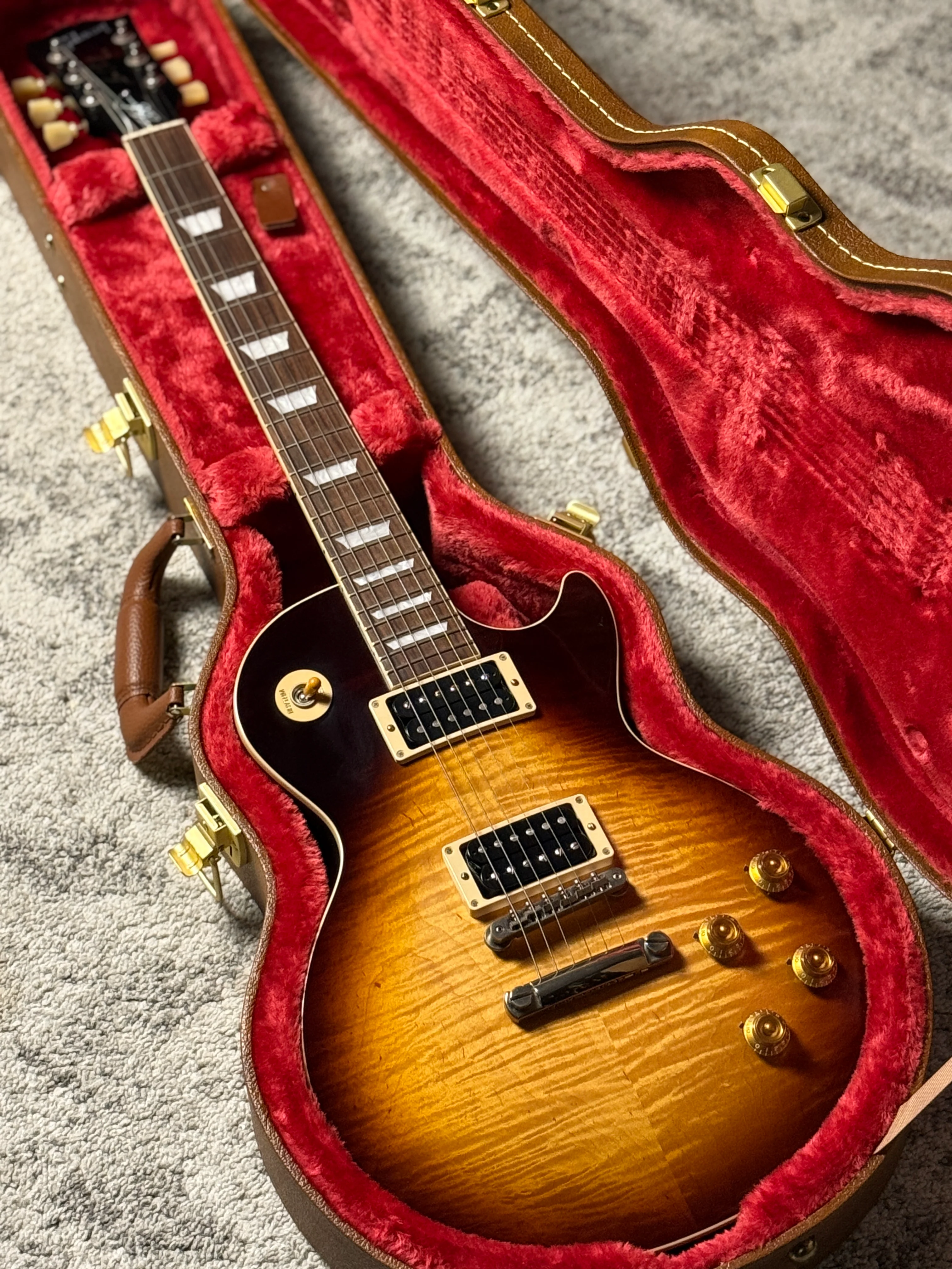 Gibson Slash Les Paul Standard in November Burst with Case 204830254 - Image 2