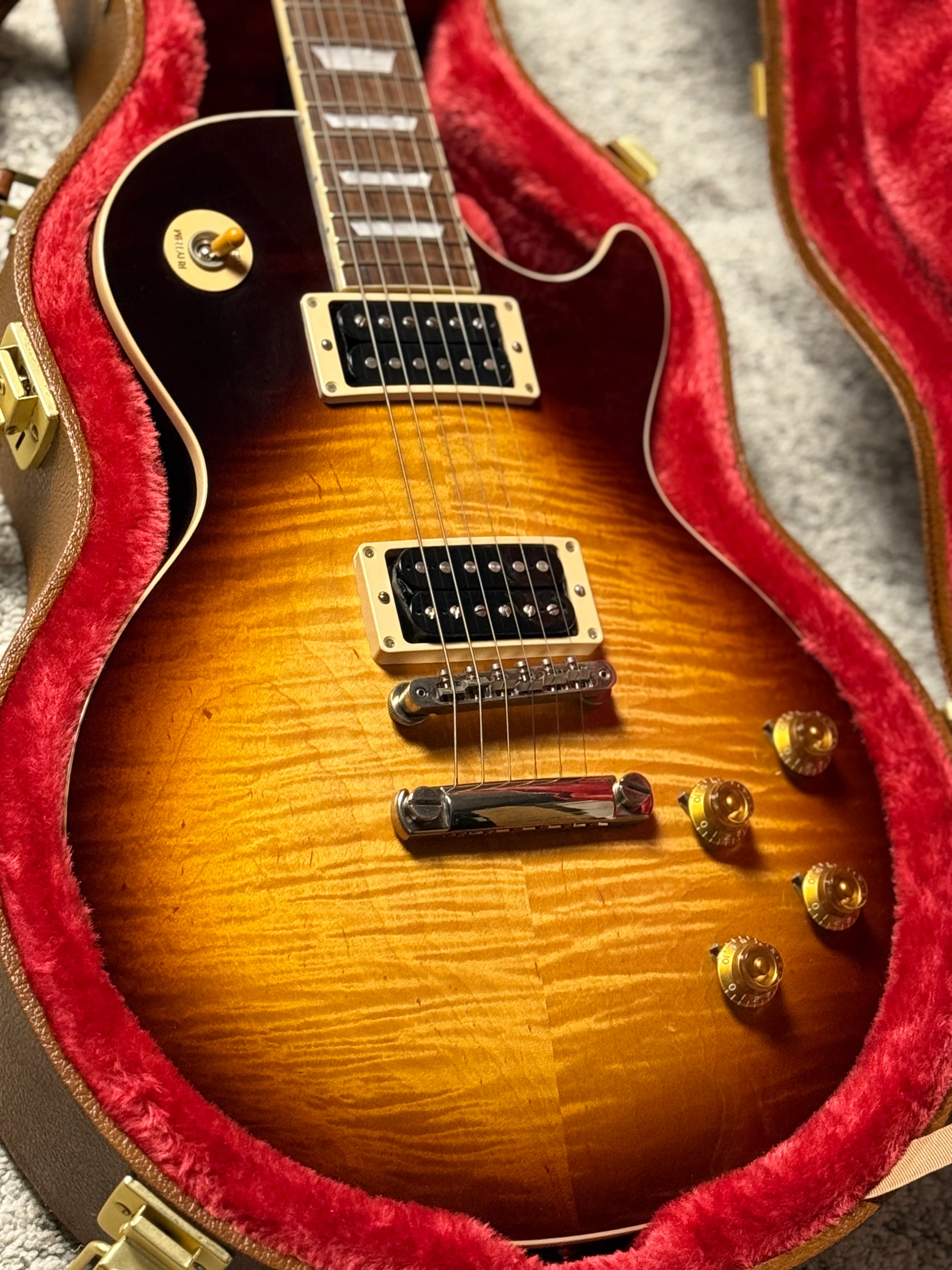 Gibson Slash Les Paul Standard in November Burst with Case 204830254 - Image 4