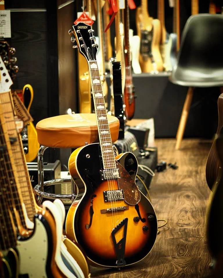 Gretsch G2420 Streamliner Hollowbody in Aged Brooklyn Burst - Image 5