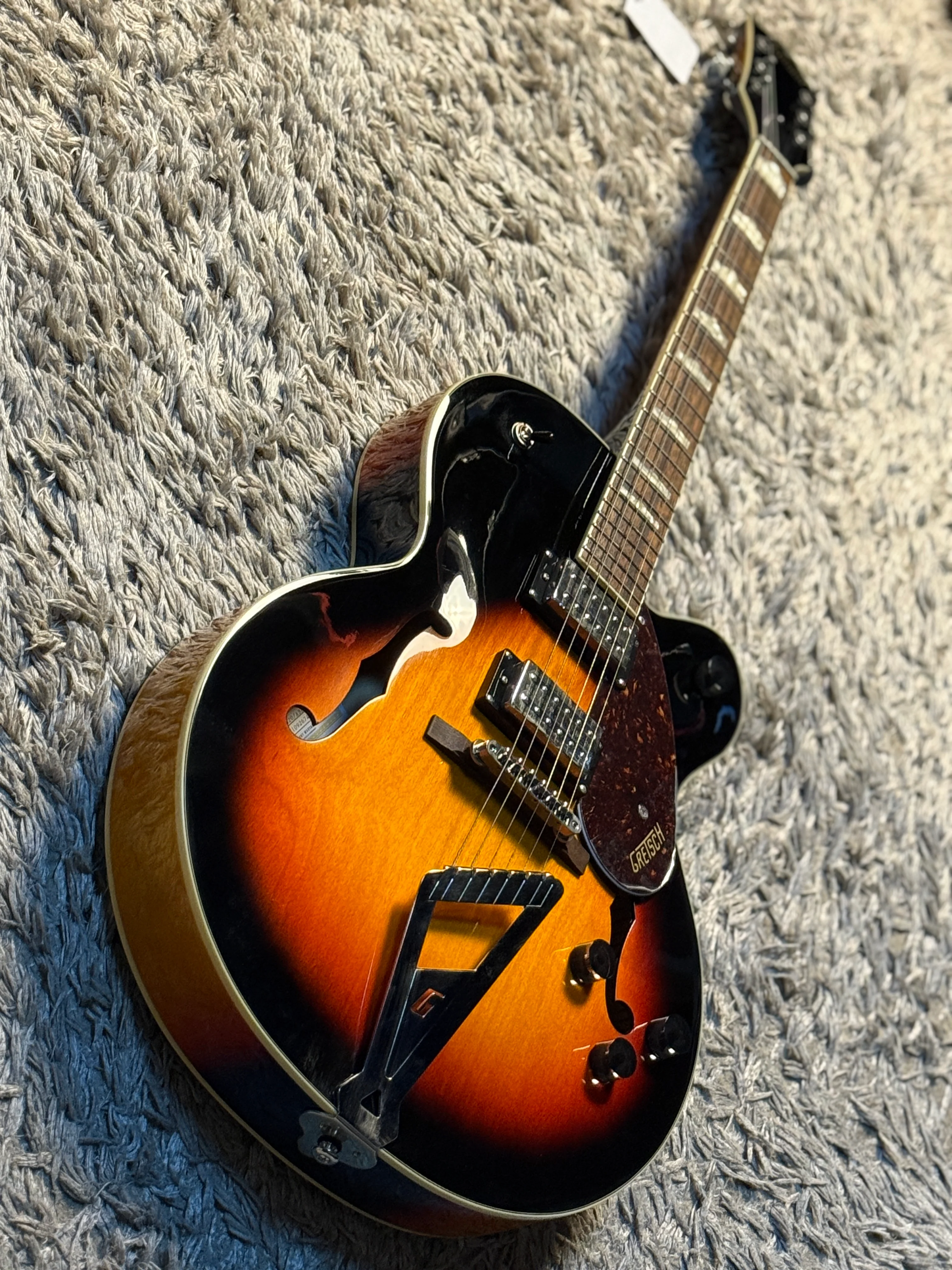 Gretsch G2420 Streamliner Hollowbody in Aged Brooklyn Burst IS210926746 (USED) - Image 4