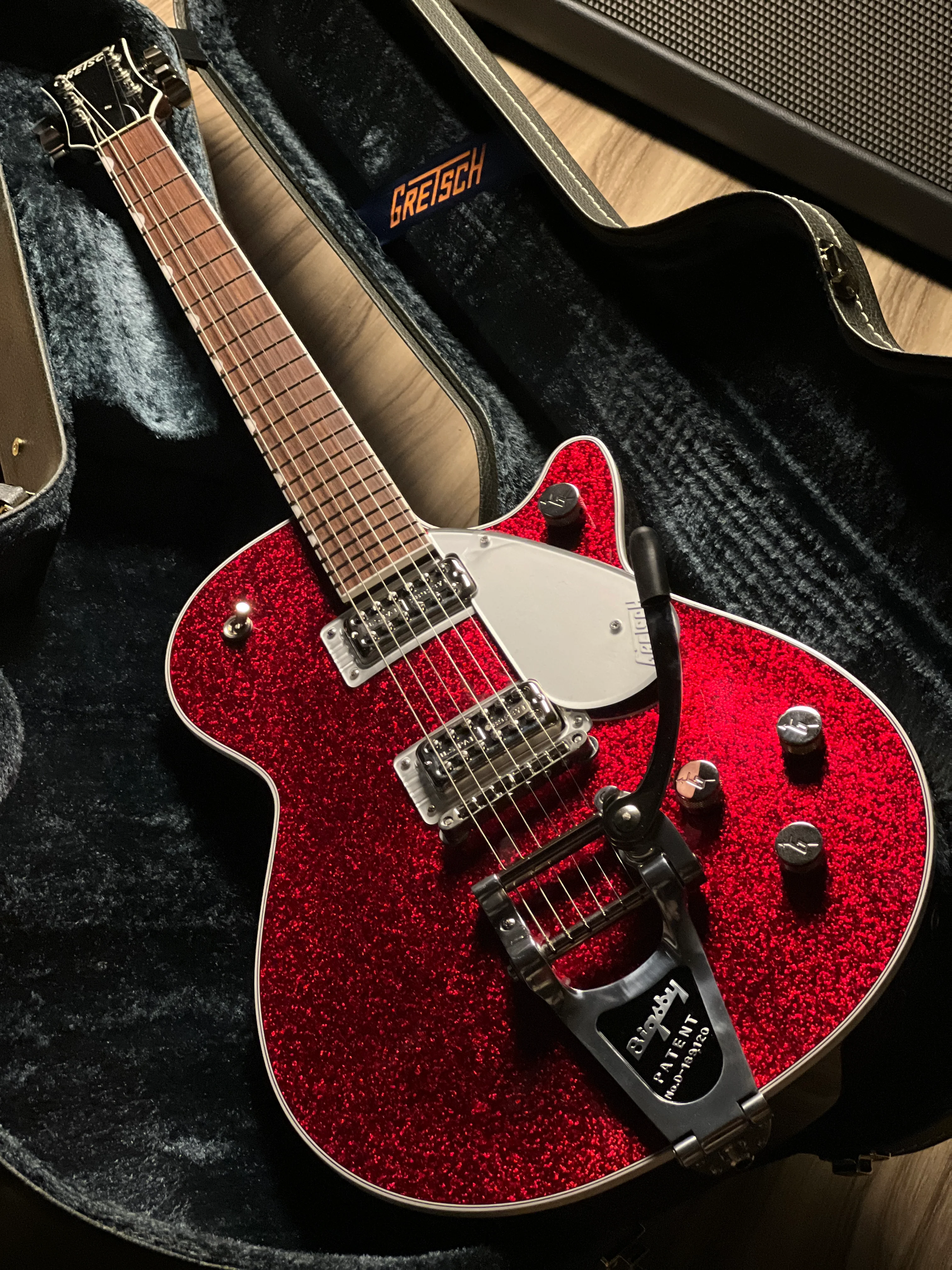 Gretsch G6129T Players Edition Jet FT with Bigsby with Rosewood FB in Red Sparkle - Image 4