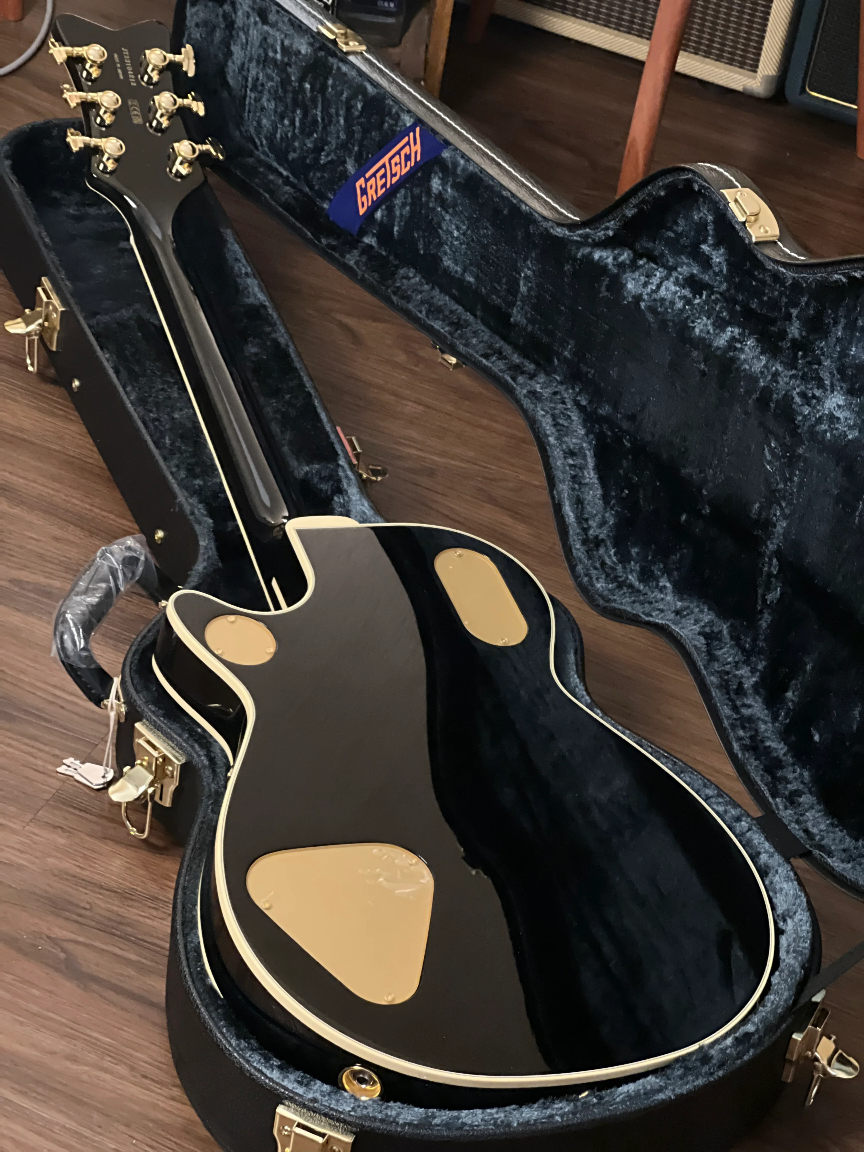 Gretsch G6134TG Limited edition Paisley Penguin in Blackburst over Black and Silver Paisley Sparkle - Image 5