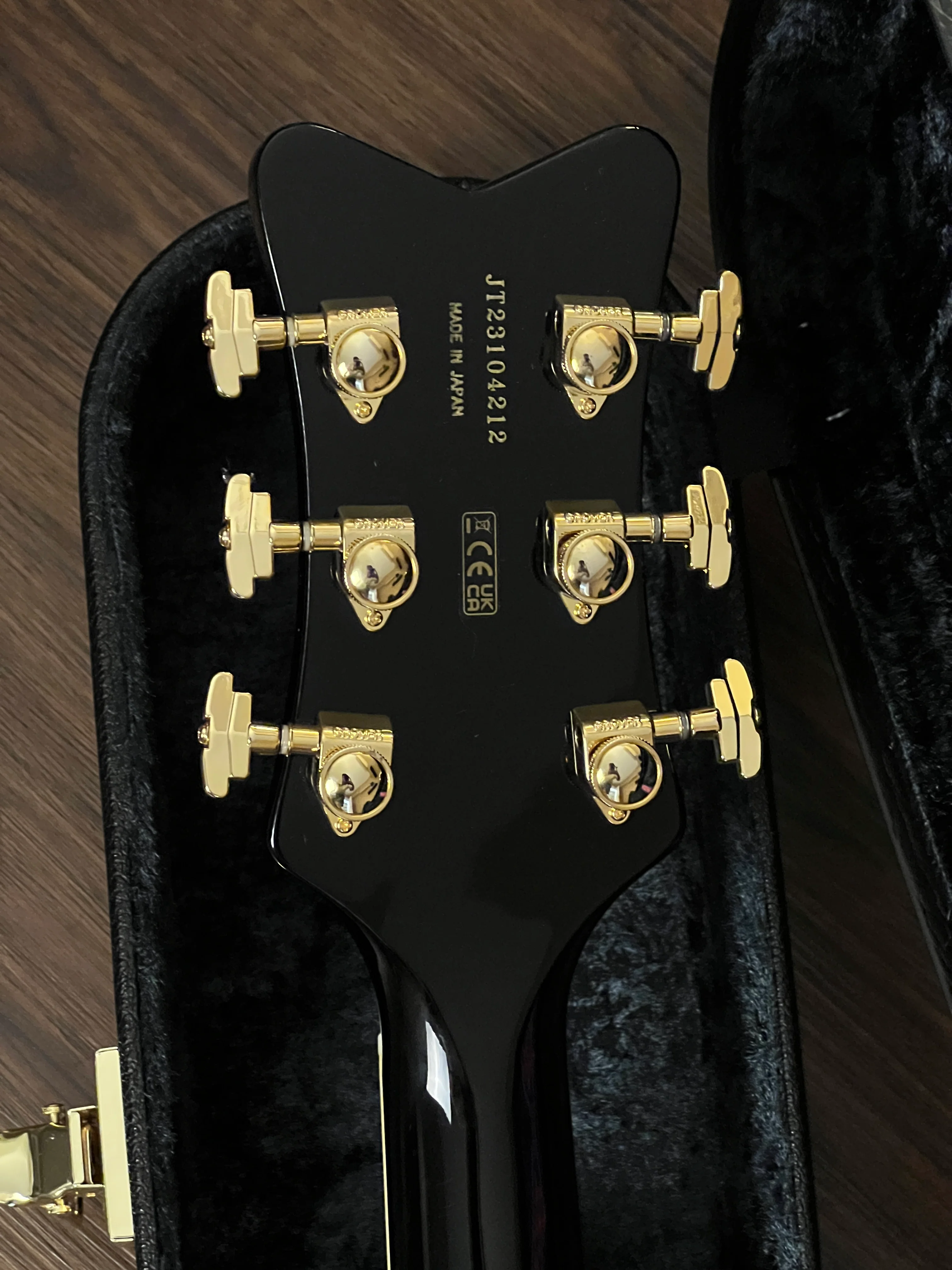 Gretsch G6134TG Limited edition Paisley Penguin in Blackburst over Black and Silver Paisley Sparkle - Image 6