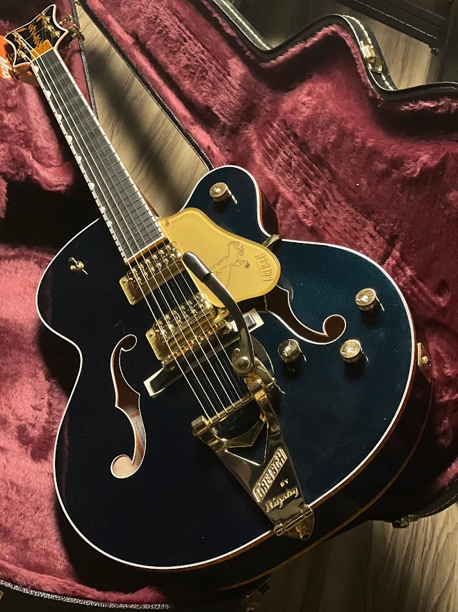 Gretsch G6136TG Players Edition Falcon Hollowbody with Bigsby in Midnight Sapphire - Image 4