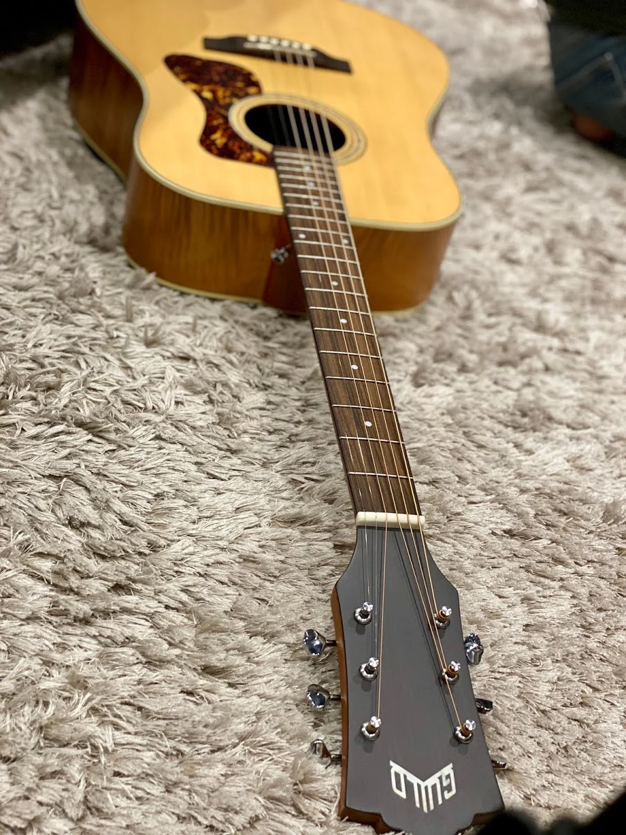 Guild D-240E Flamed Mahogany - Image 3