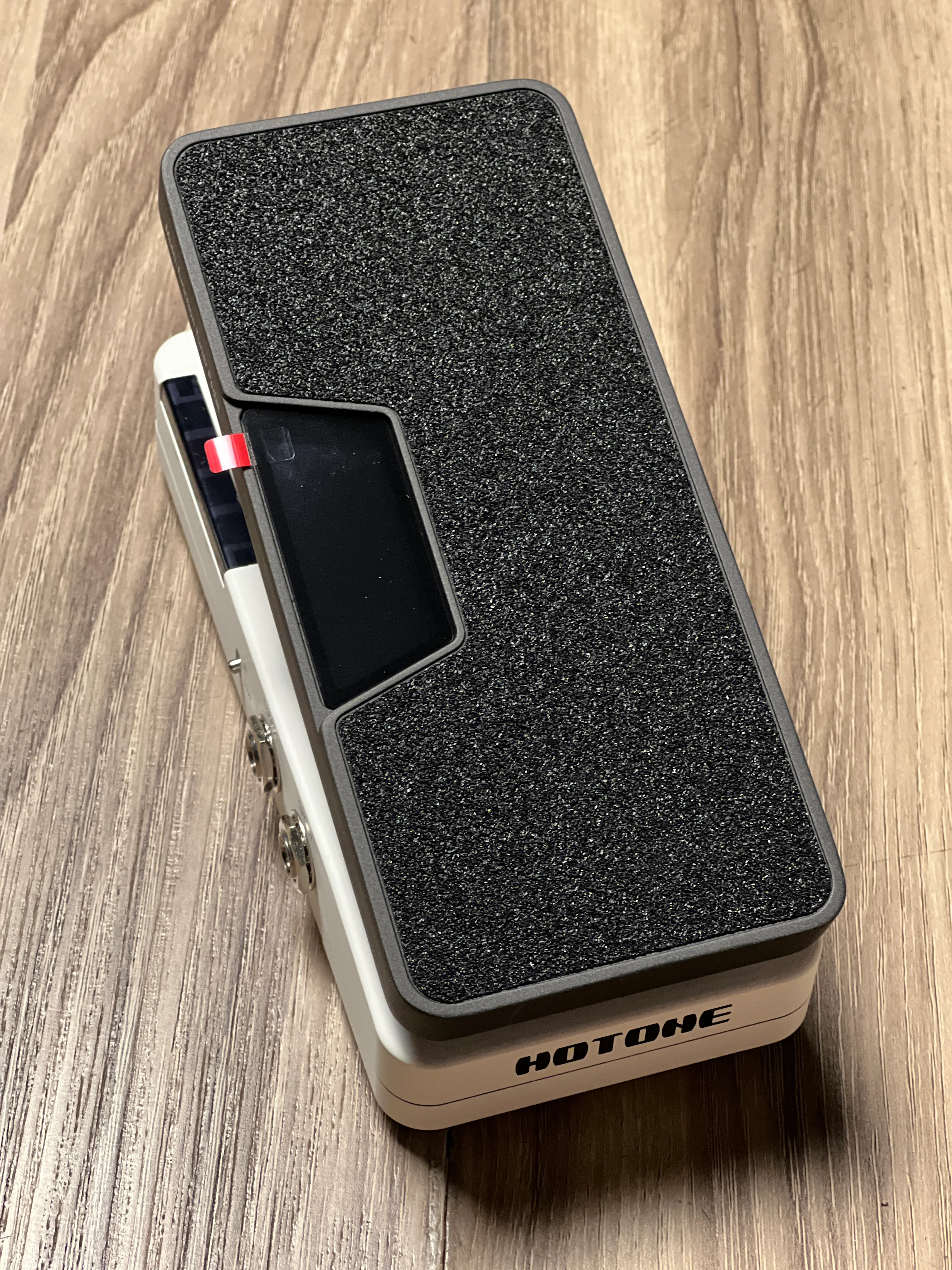 Hotone SP-30T Tuner Press Passive Volume/Expression Effects Pedal with Tuner - Image 6