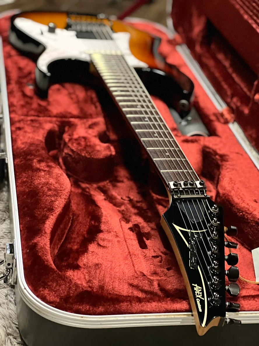 Ibanez APEX100 TFB Korn Munky Signature in Tri Fade Burst - Image 6