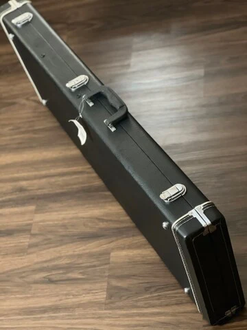 Ibanez Classic Rectangular Case in Black - Image 3