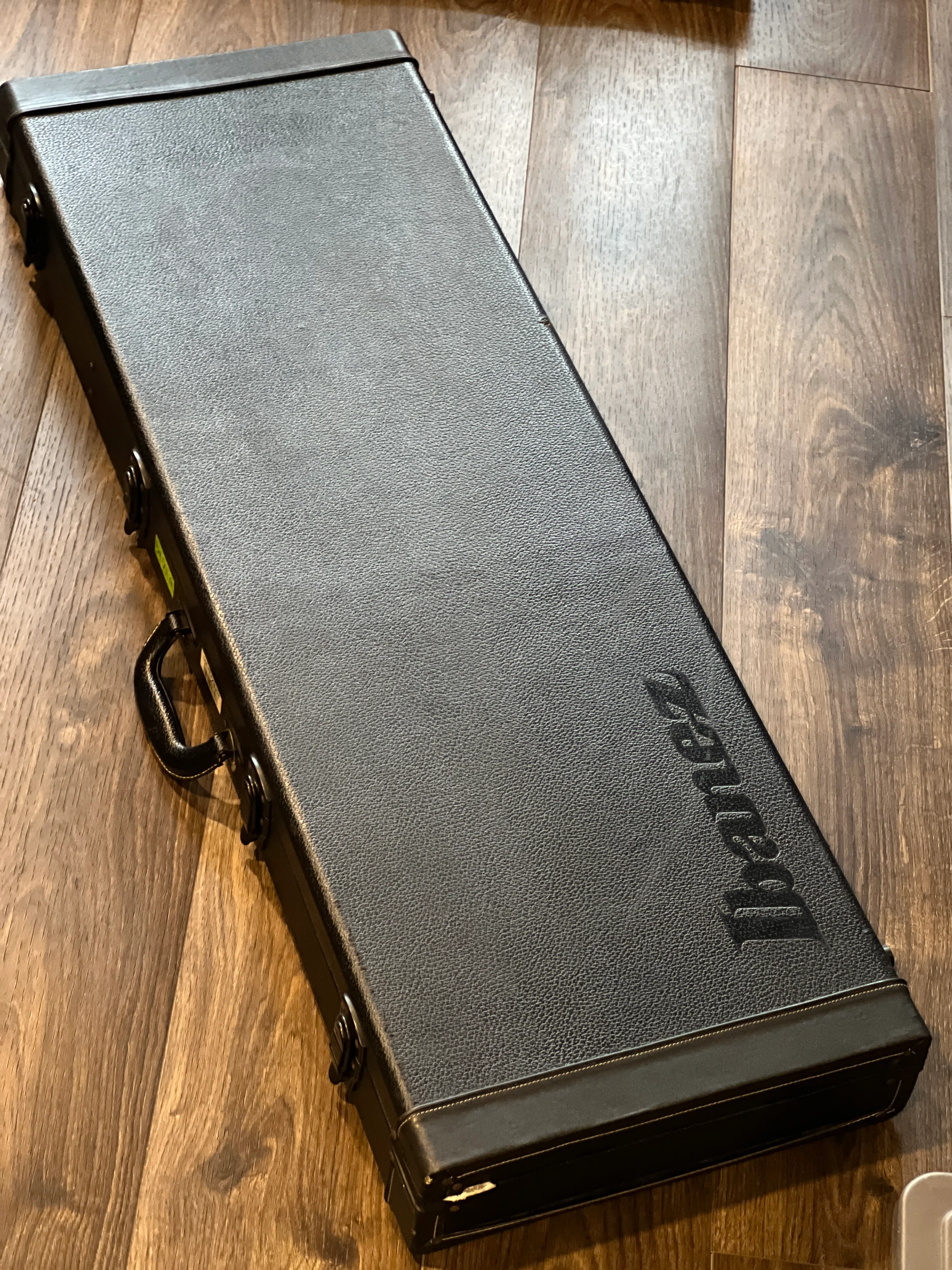Ibanez Classic Rectangular Case in Black - Image 4