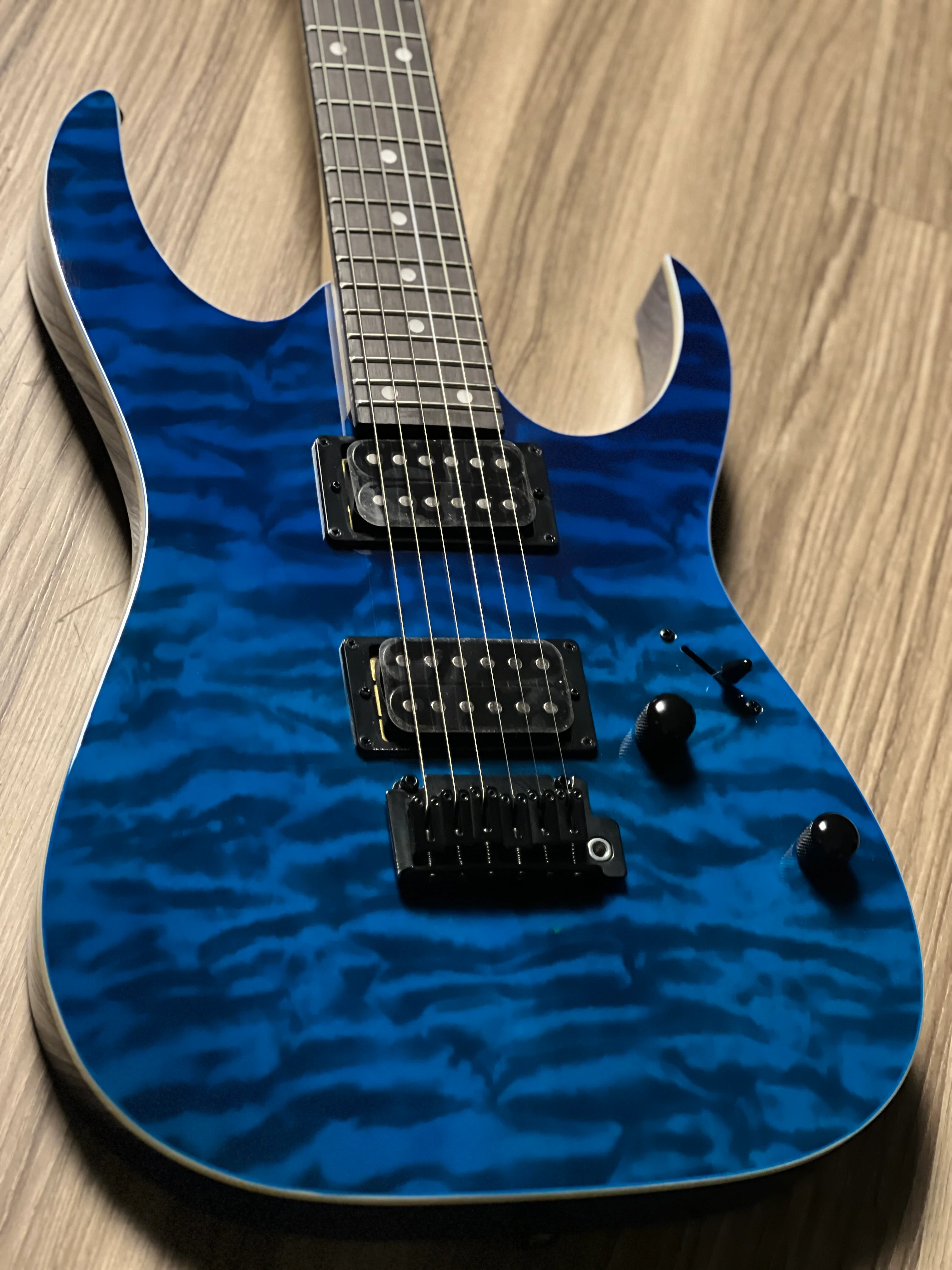 Ibanez Gio GRG120QASP-BGD 6-String in Blue Gradiation - Image 4