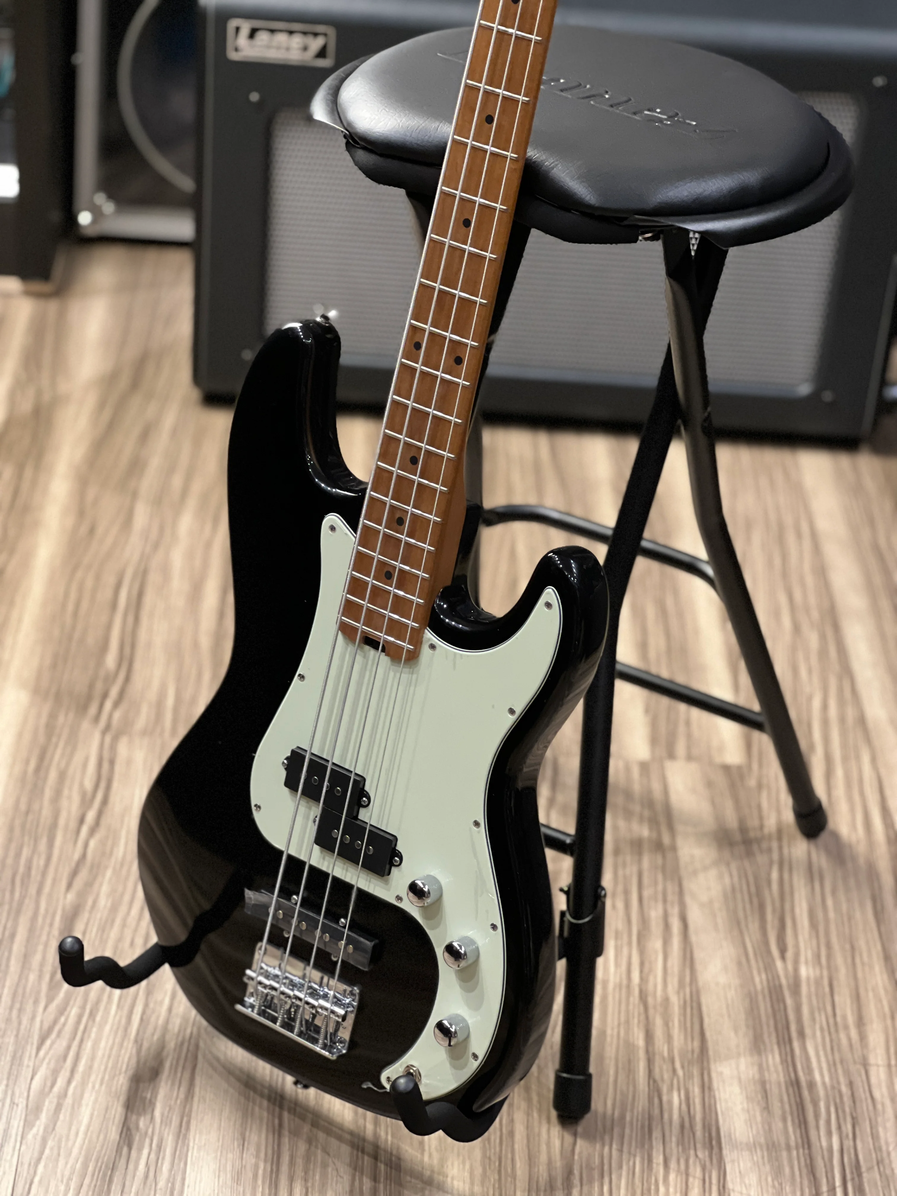 Ibanez IMC50FS Guitarist Throne Guitar Chair and Stand - Image 2