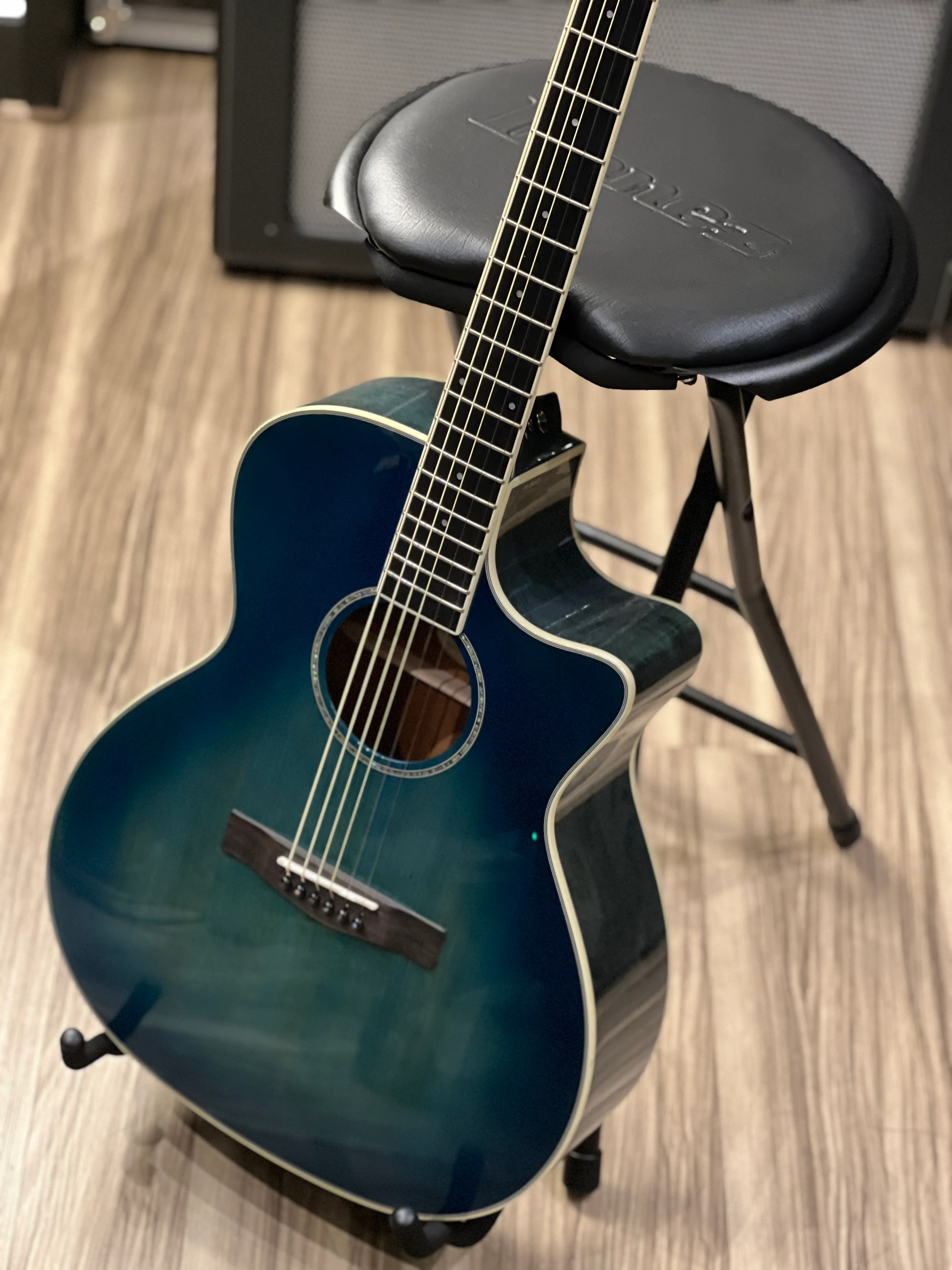 Ibanez IMC50FS Guitarist Throne Guitar Chair and Stand - Image 4