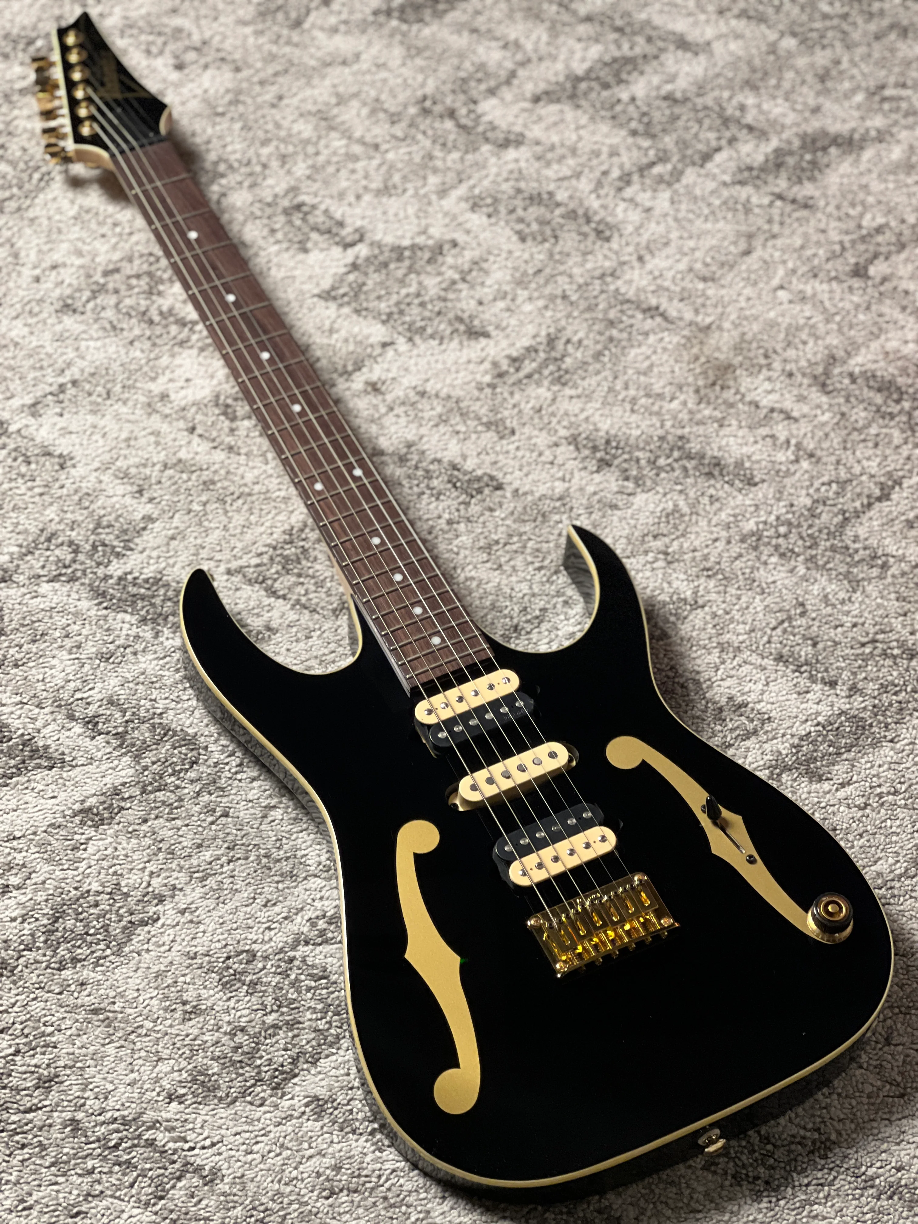 Ibanez PGM50 Paul Gilbert Signature Electric Guitar in Black 240310732 - Image 2