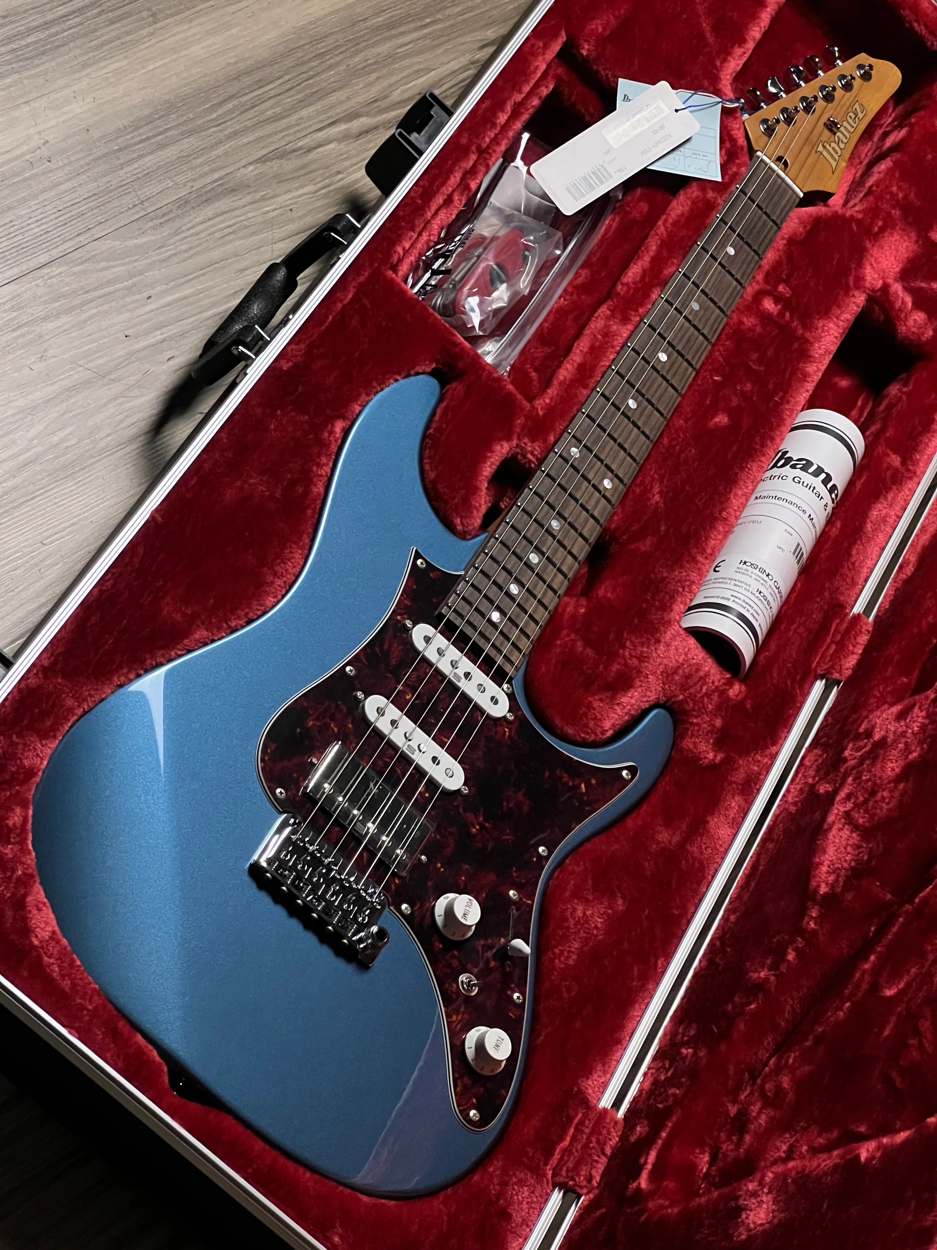 Ibanez Prestige AZ2204N in Prussian Blue Metallic F2415363 - Image 2