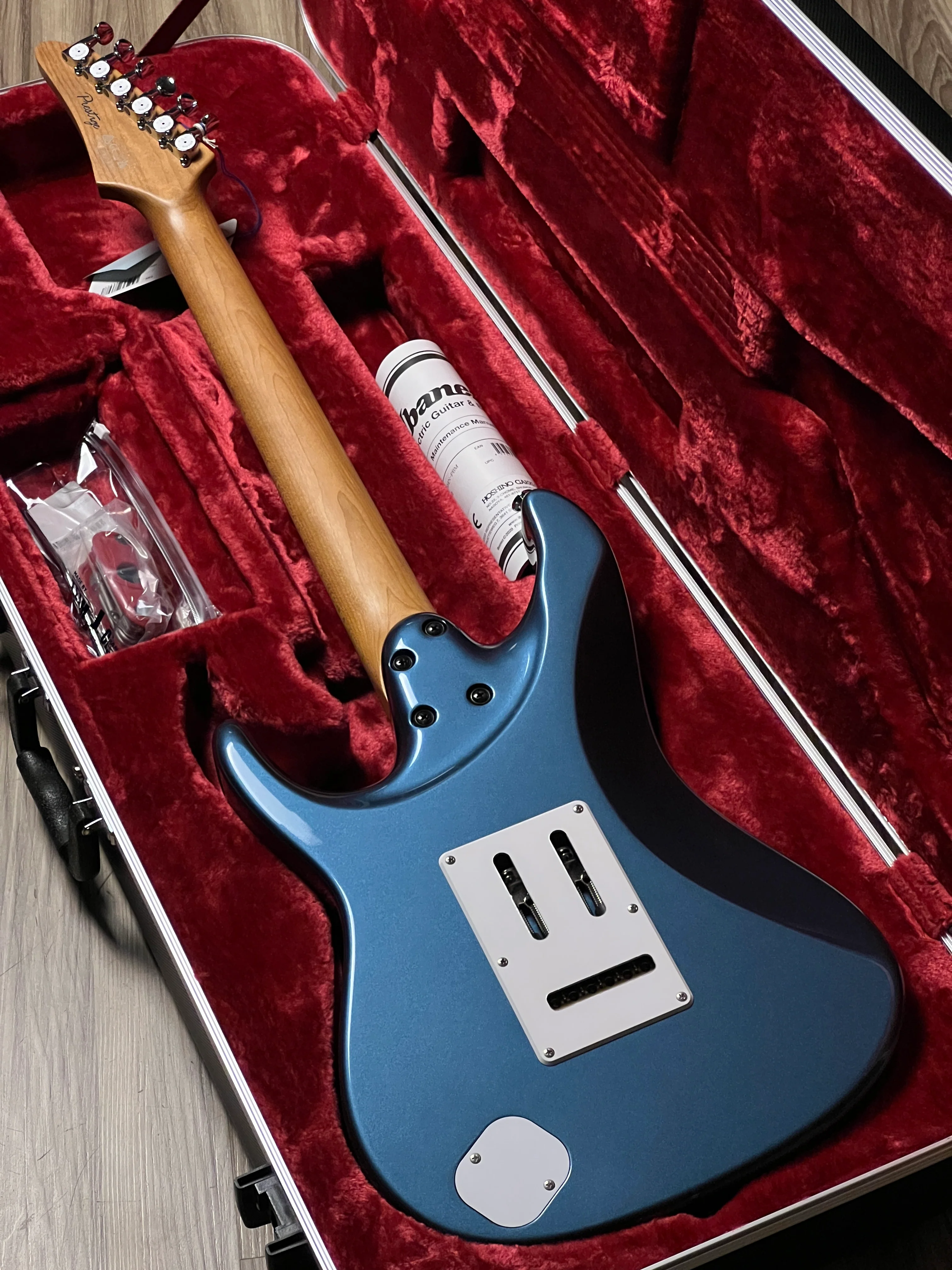 Ibanez Prestige AZ2204N in Prussian Blue Metallic F2415363 - Image 5