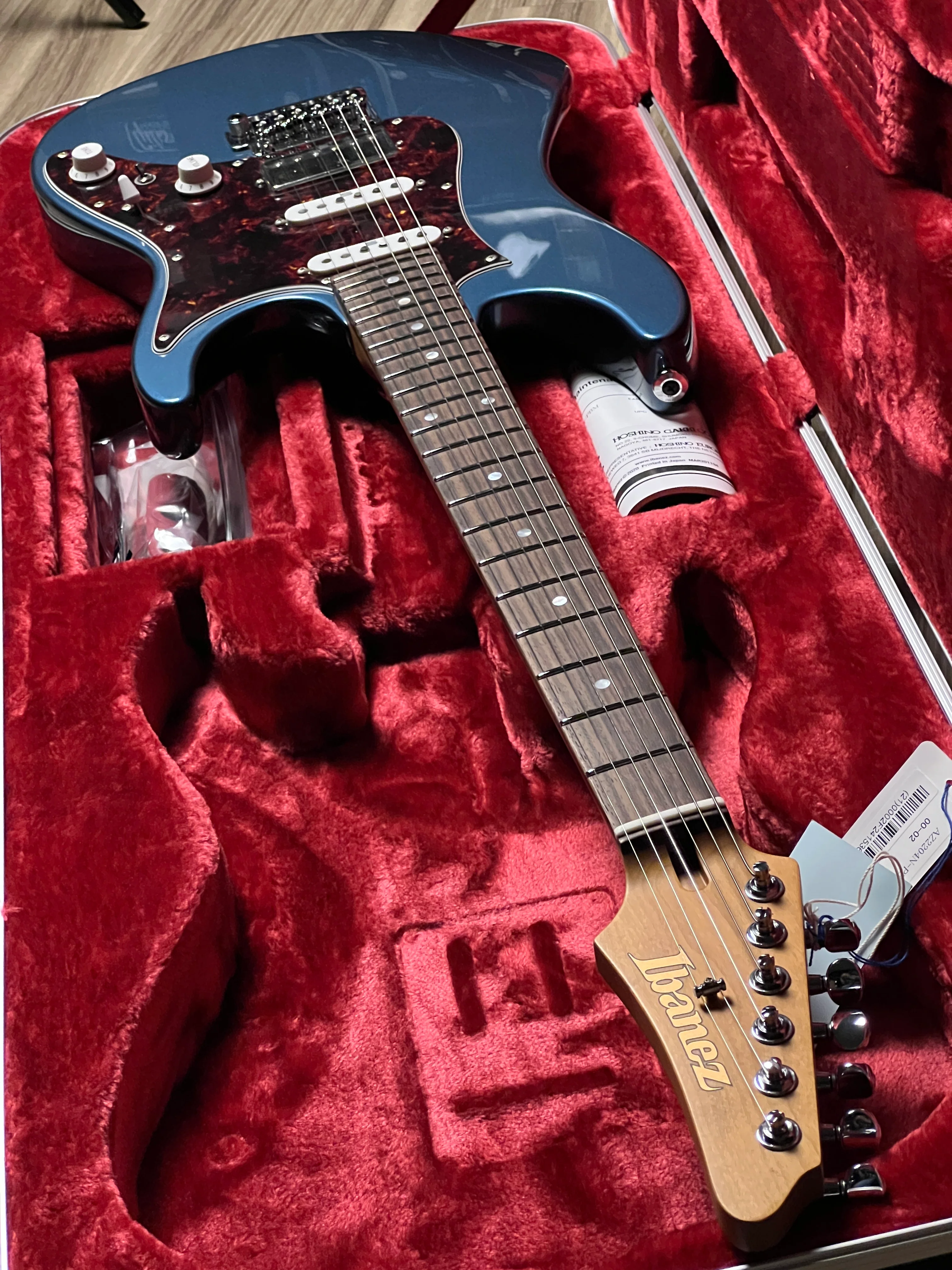 Ibanez Prestige AZ2204N in Prussian Blue Metallic F2415363 - Image 7