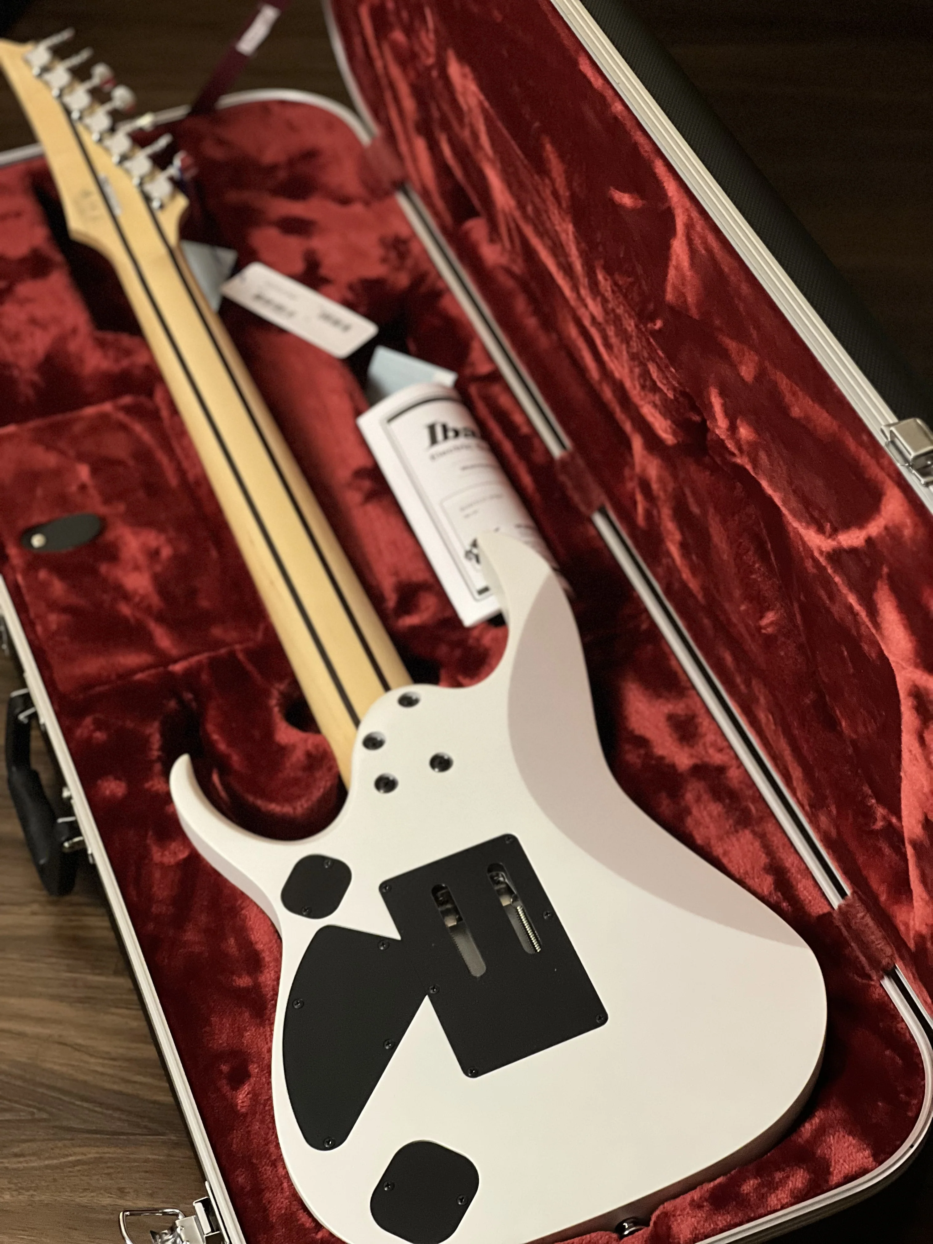 Ibanez Prestige RGD3127-PWF 7-String w/ Case in Pearl White Flat - Image 3