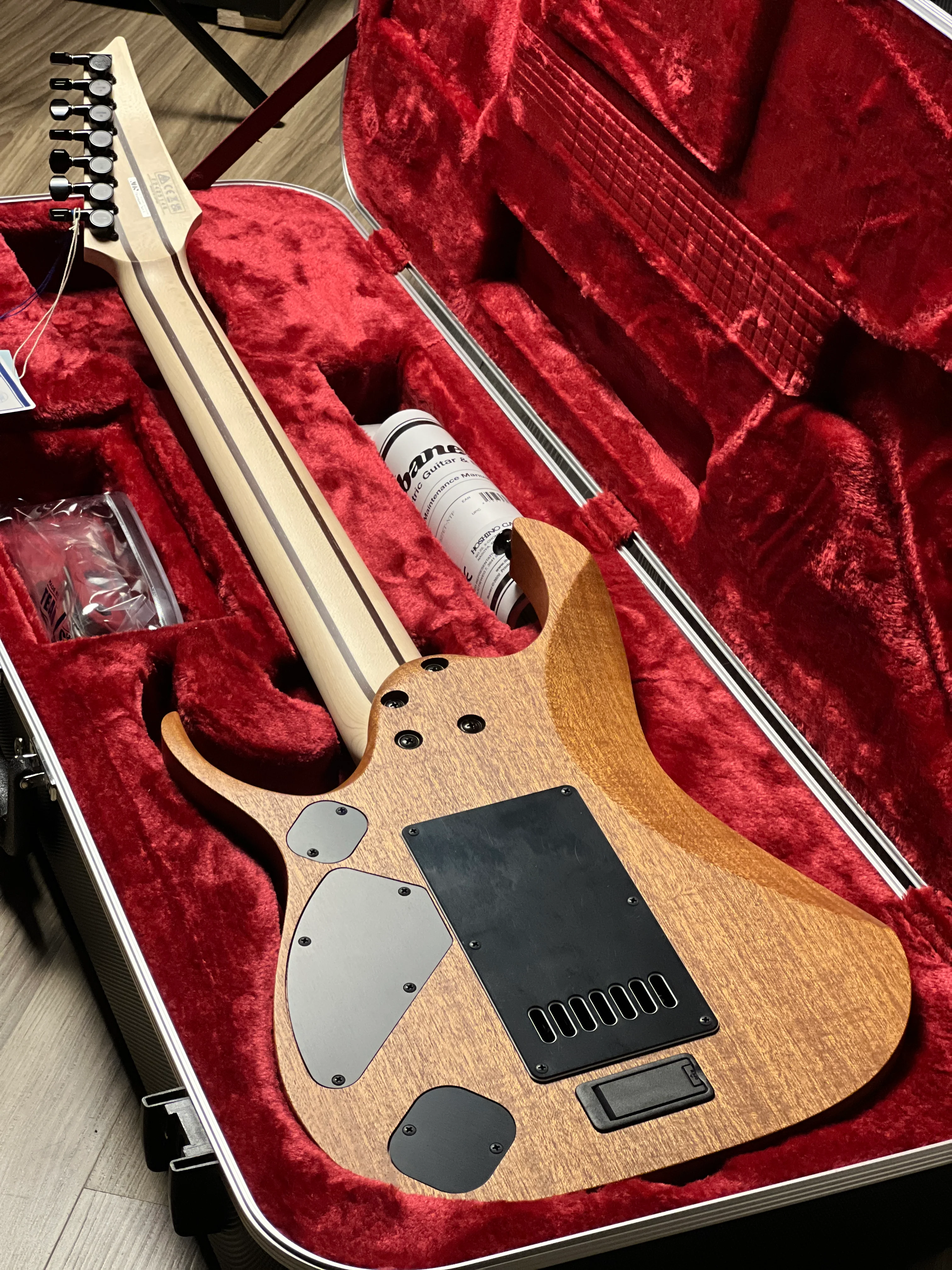 Ibanez Prestige RGDR4527ET-NTF w/Case Natural - Image 6