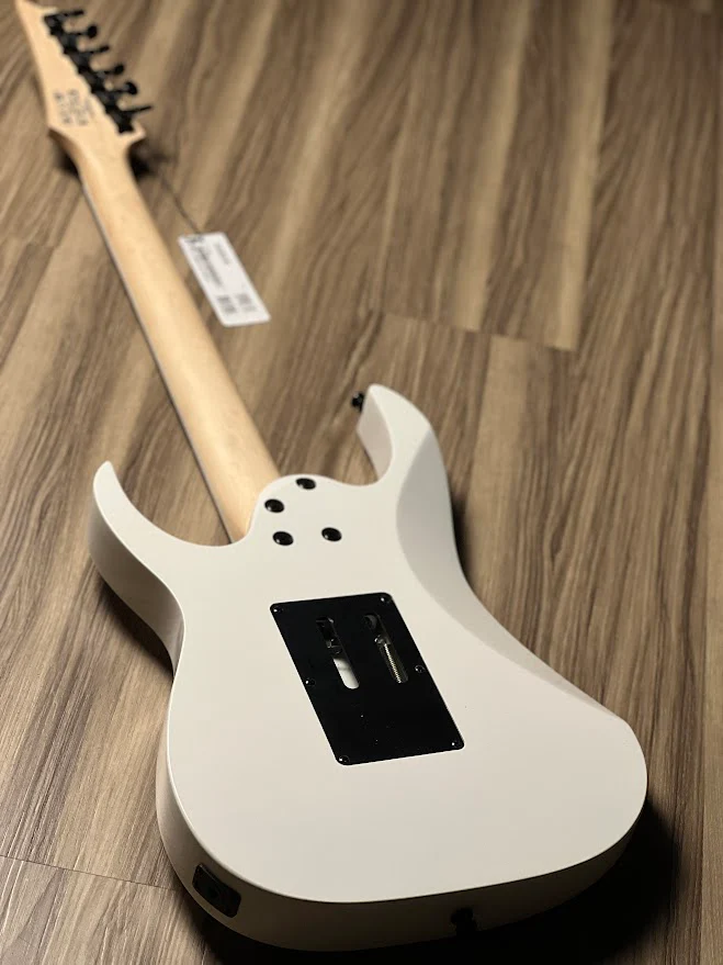 Ibanez RG450DXB-WH Electric Guitar in White - Image 4