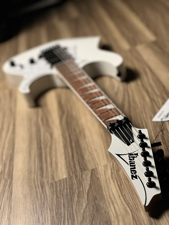 Ibanez RG450DXB-WH Electric Guitar in White - Image 5