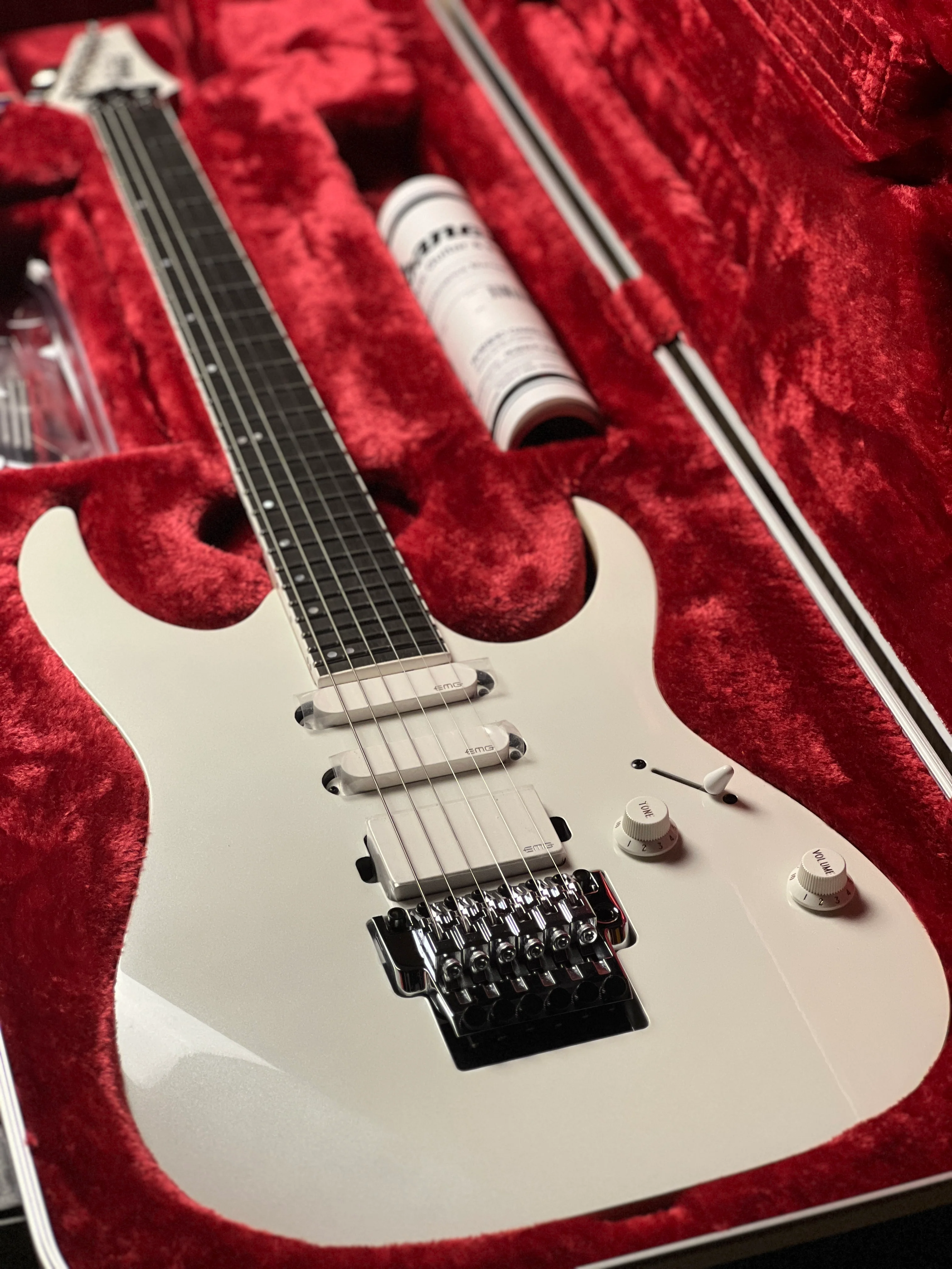 Ibanez RG5440C-PW with Case in Pearl White F2406993 - Image 3