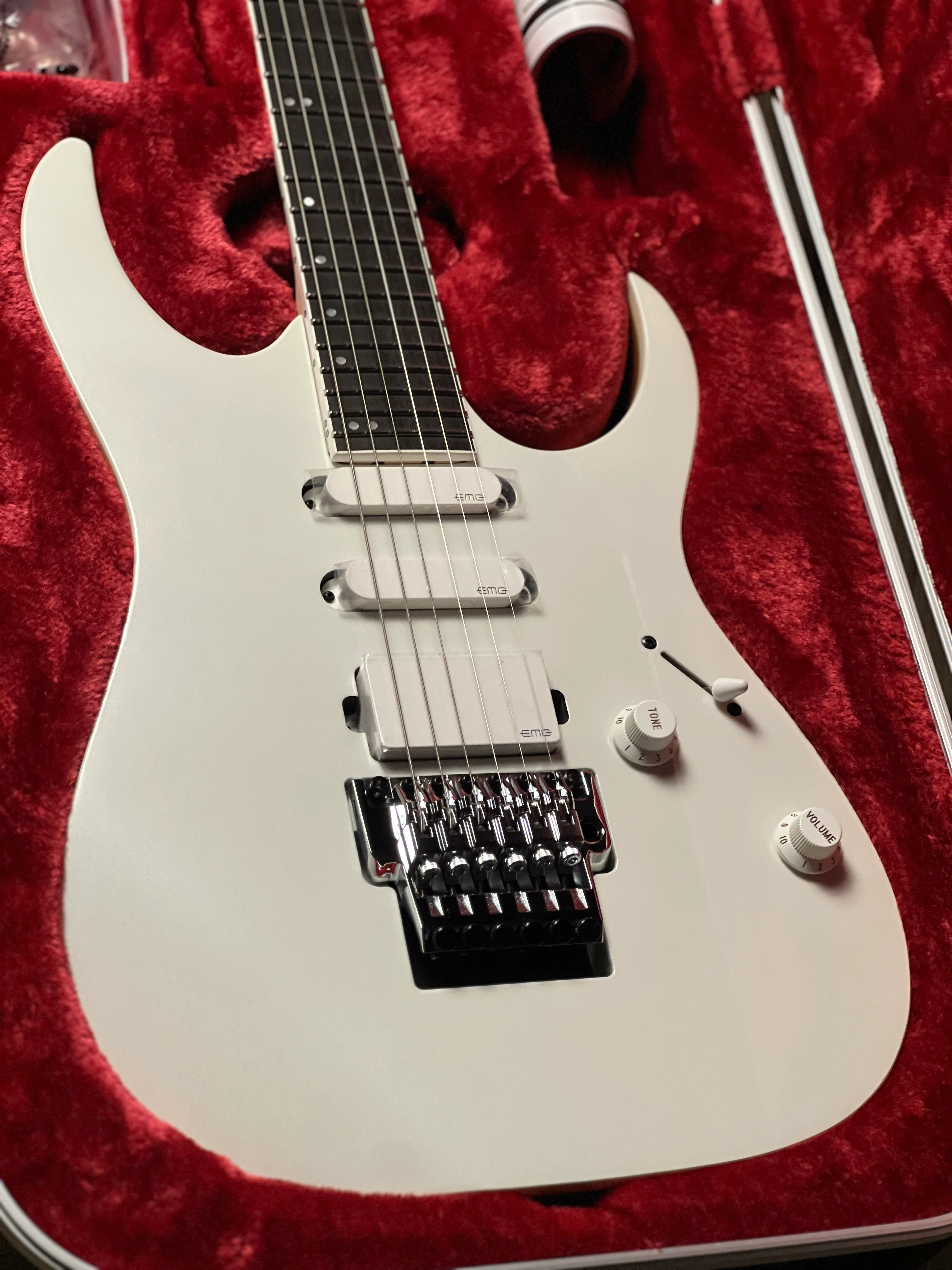 Ibanez RG5440C-PW with Case in Pearl White F2406993 - Image 3
