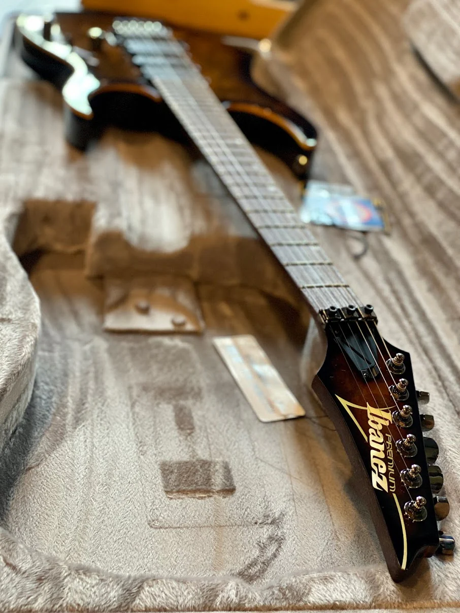 Ibanez RG970WBWZ-WLB Premium in Walnut Burst - Image 4