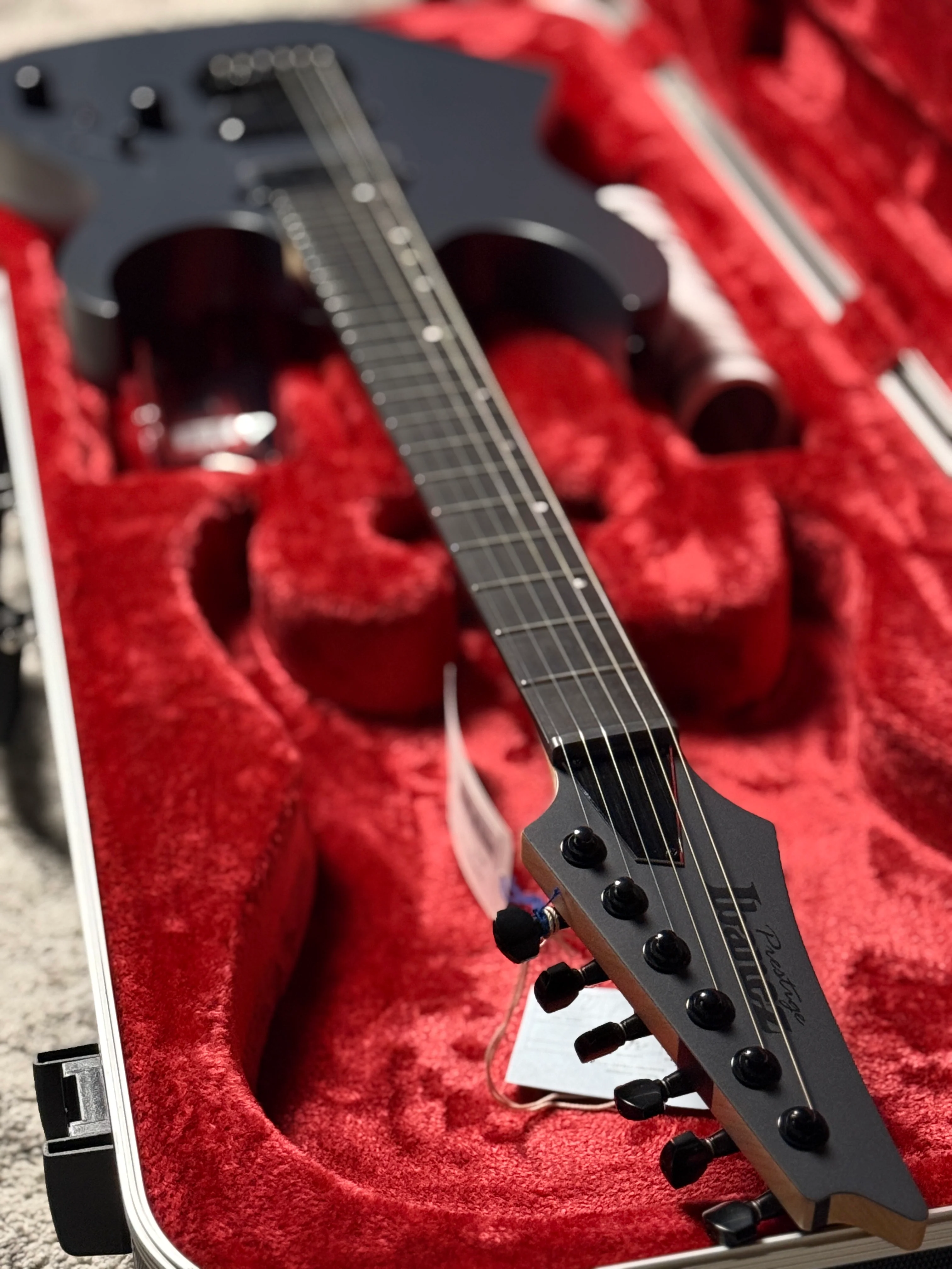 Ibanez RGR5121RB-GRF with Case in Gray Metallic Flat F2534180 - Image 9