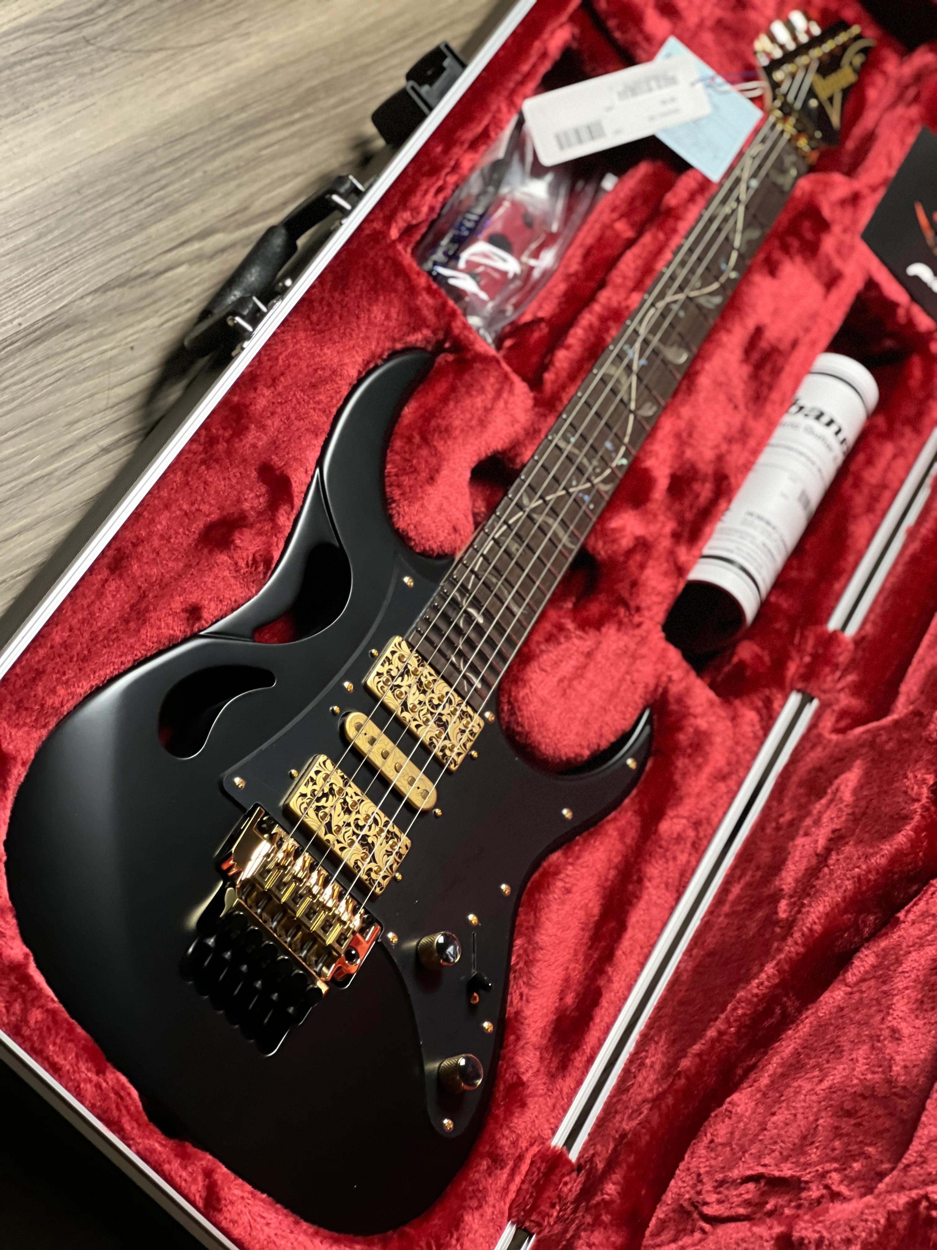 Ibanez Steve Vai Signature PIA3761 in Onyx Black F2422192 - Image 2