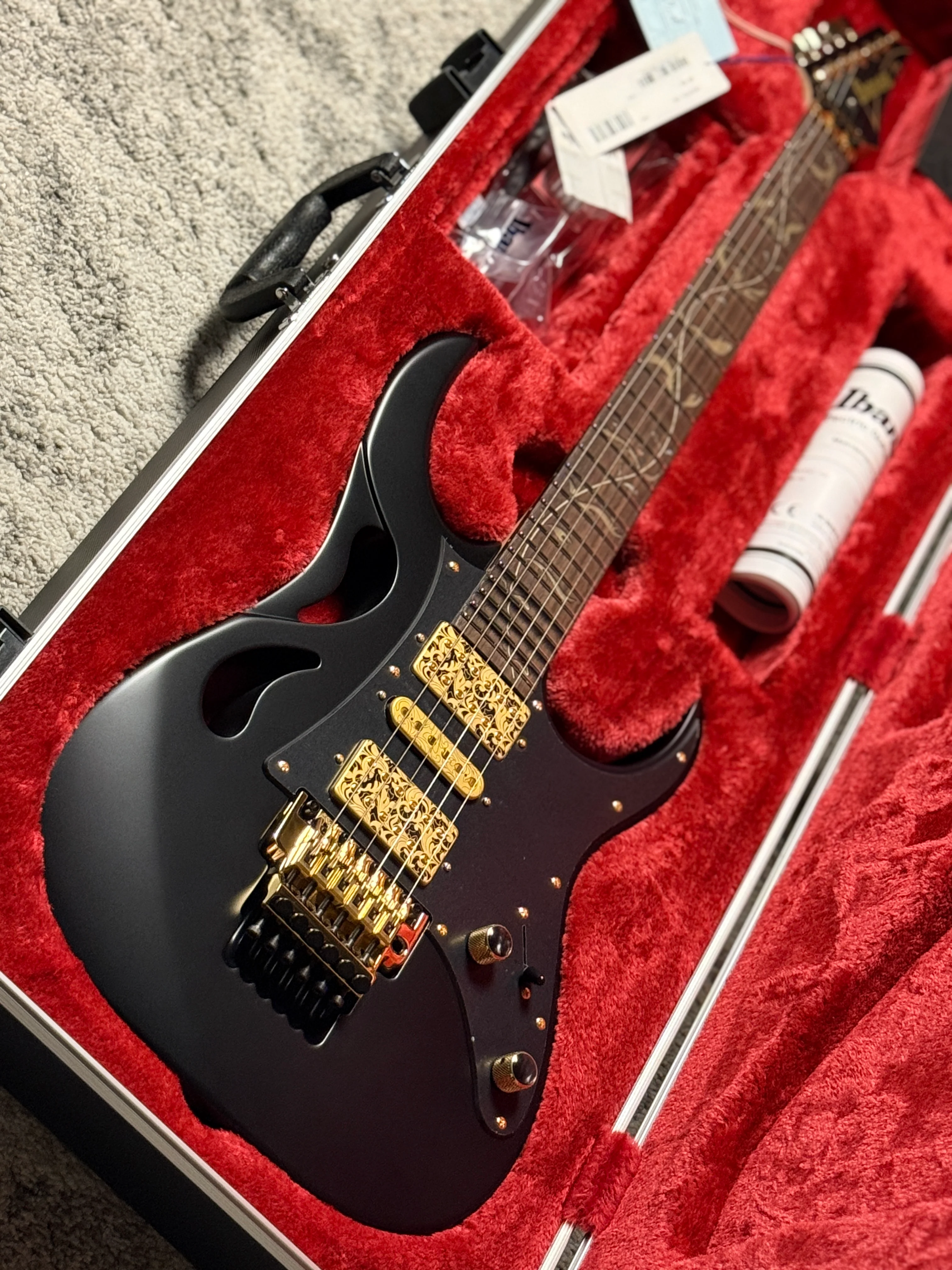 Ibanez Steve Vai Signature PIA3761 in Onyx Black F2507657 - Image 3