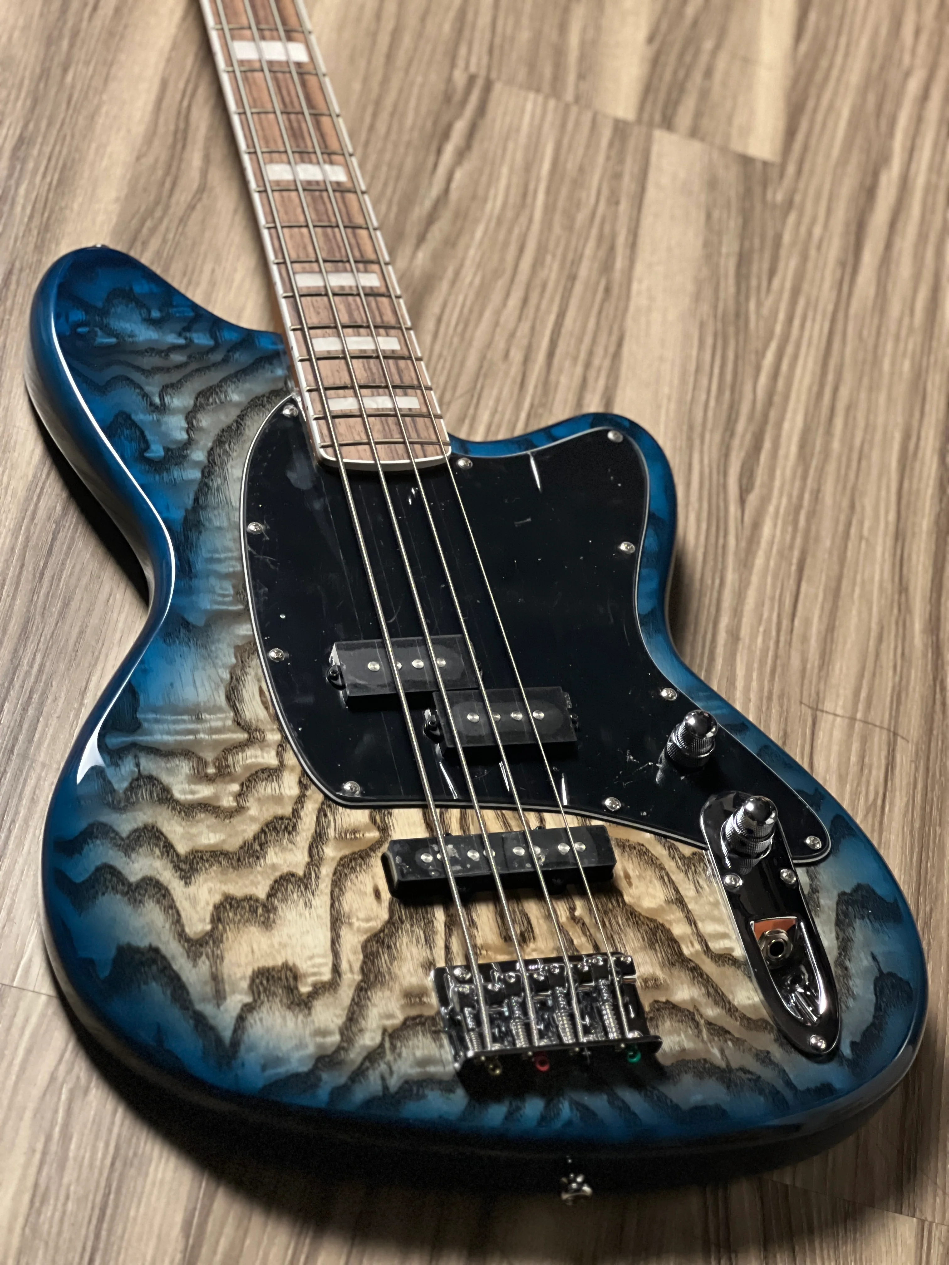 Ibanez TMB400TA-CBS in Cosmic Blue Starburst - Image 4