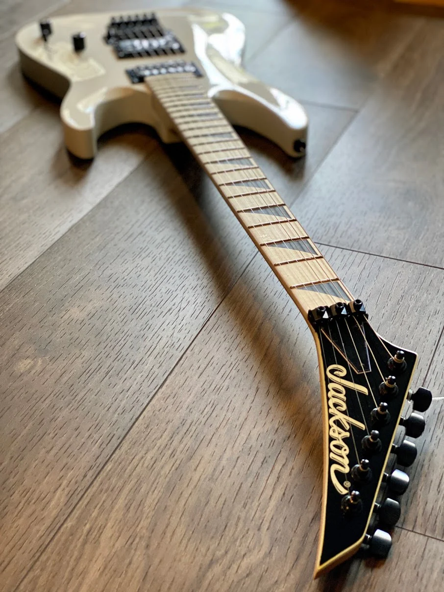 Jackson Dinky Arch Top JS32 DKAM - Snow White - Image 3
