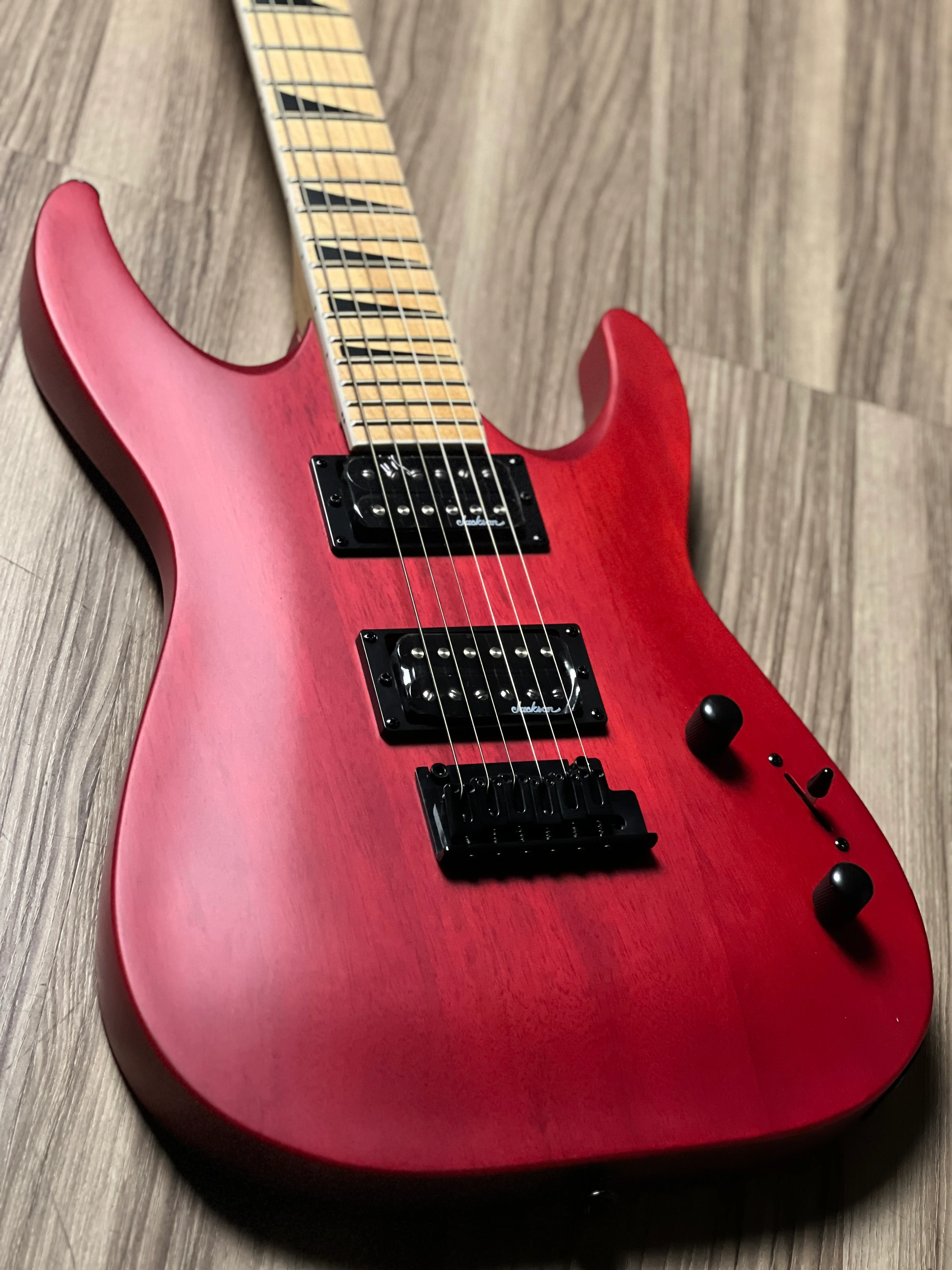 Jackson JS Series Dinky Arch Top JS24 DKAM with Caramelized Maple FB In Red Stain - Image 4