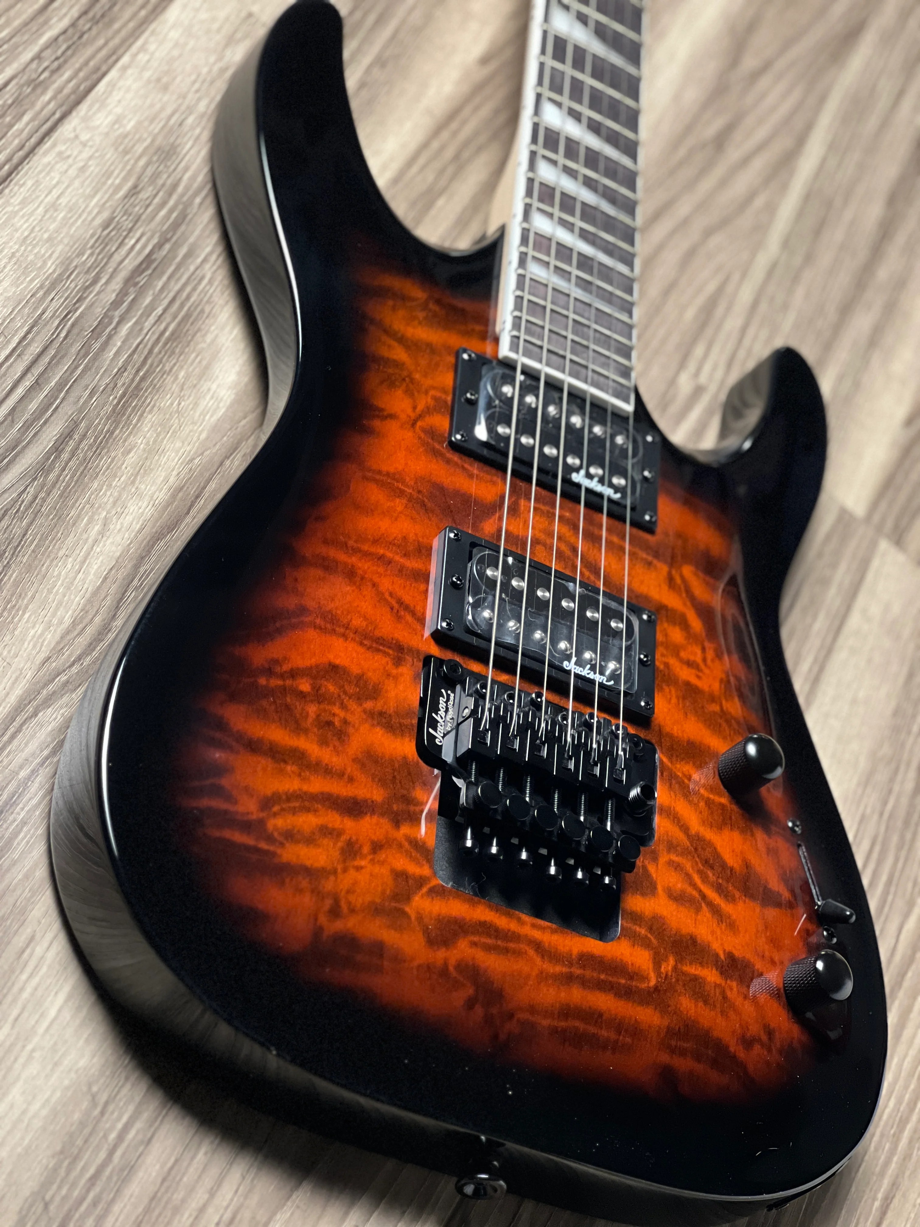 Jackson JS Series Dinky Arch Top JS32Q DKA With Amaranth FB In Dark Sunbrust - Image 4