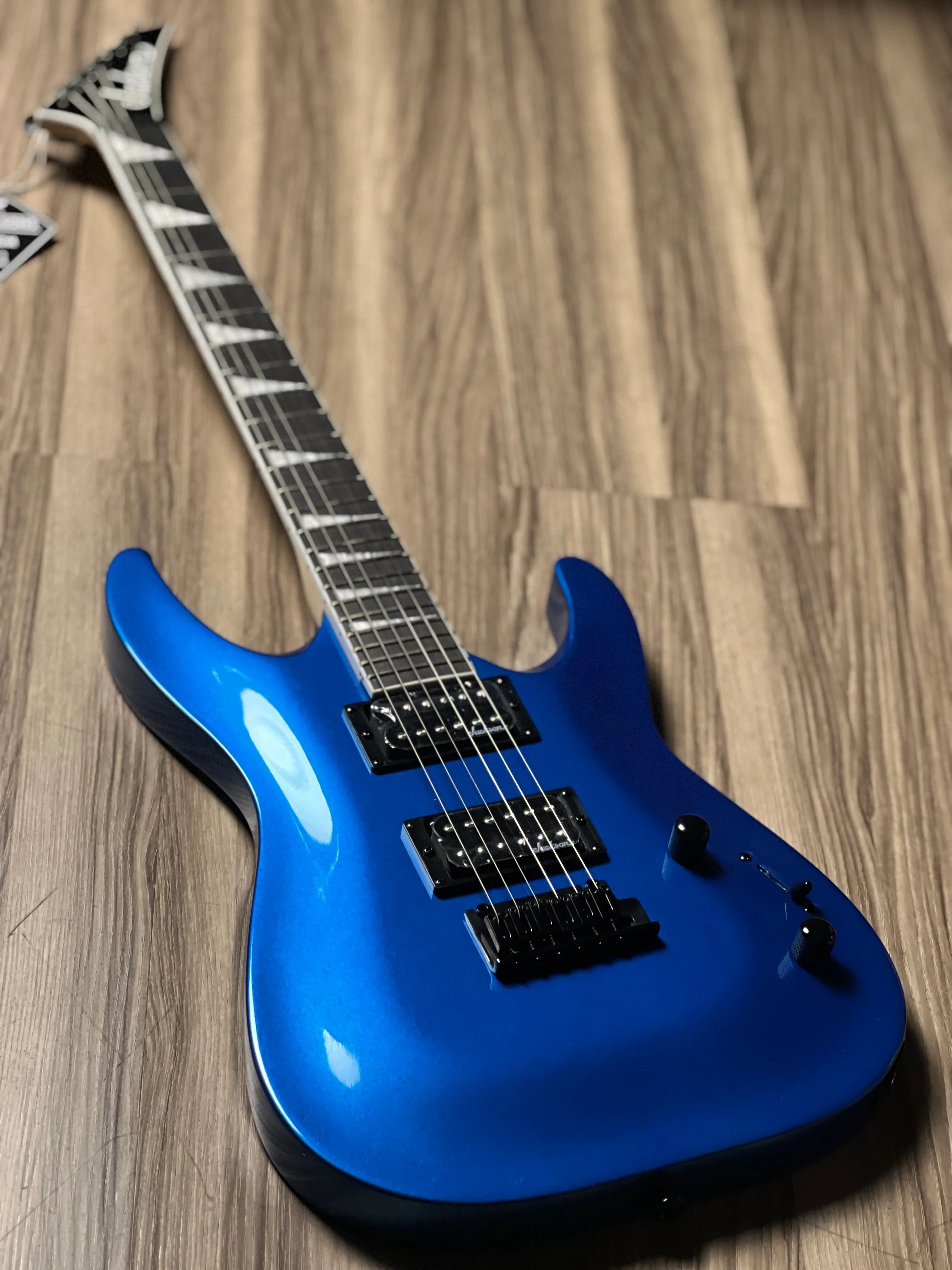 Jackson JS Series Dinky Archtop JS22 DKA with Amaranth FB in Metallic Blue