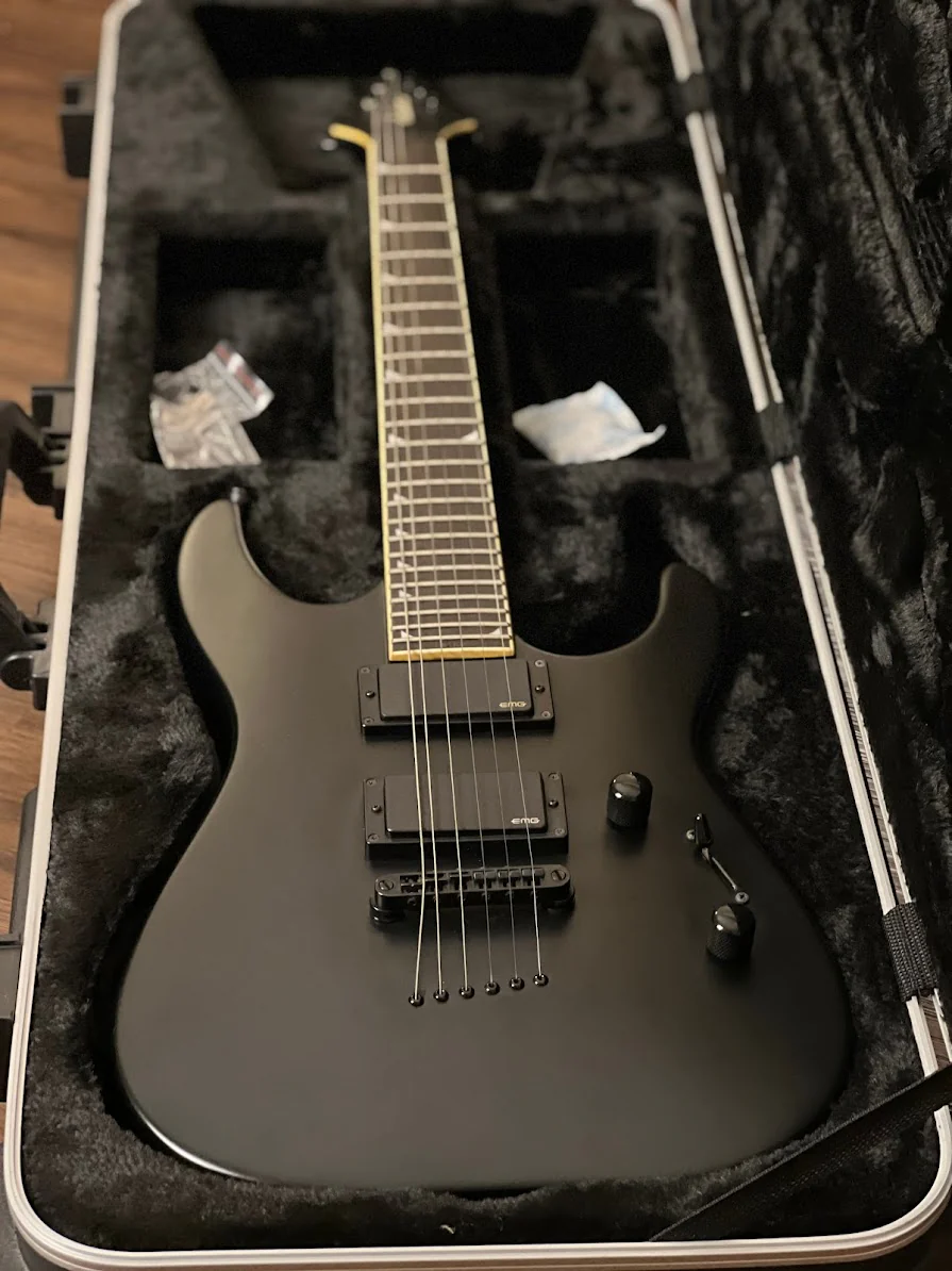 Jackson SLSMG Super Lightweight Soloist made in Japan with Case - Satin Black - Image 3
