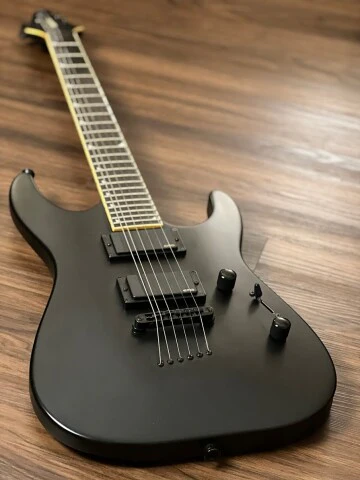 Jackson SLSMG Super Lightweight Soloist made in Japan with Case - Satin Black - Image 6