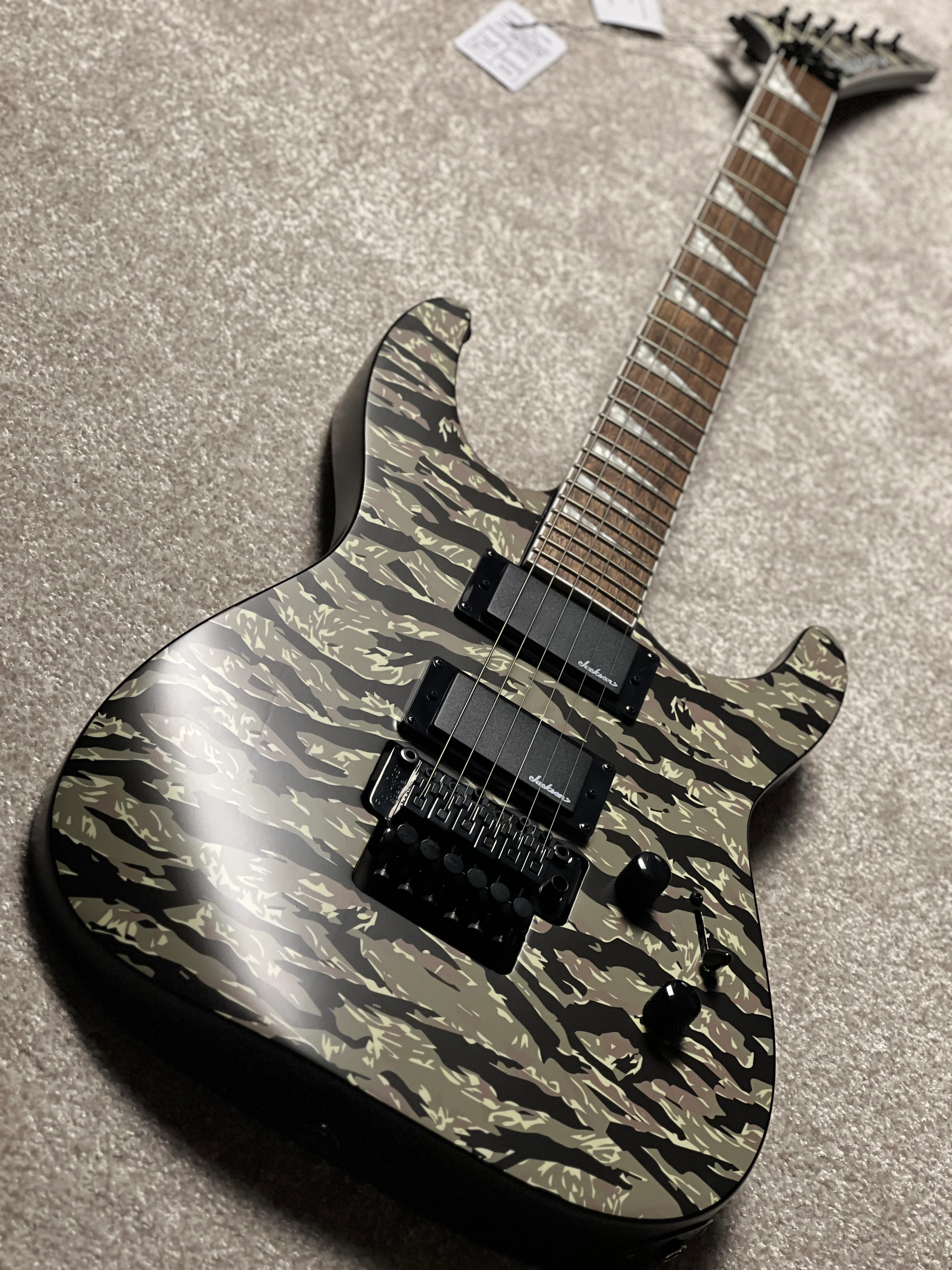 Jackson X Series Soloist SLX DX Camo with Laurel FB in Tiger Jungle Camo (USED) - Image 5