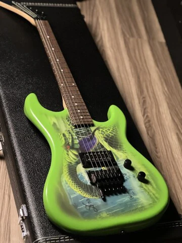 Kramer Snake Sabo Baretta Outfit in Green w/Gig Bag - Image 3